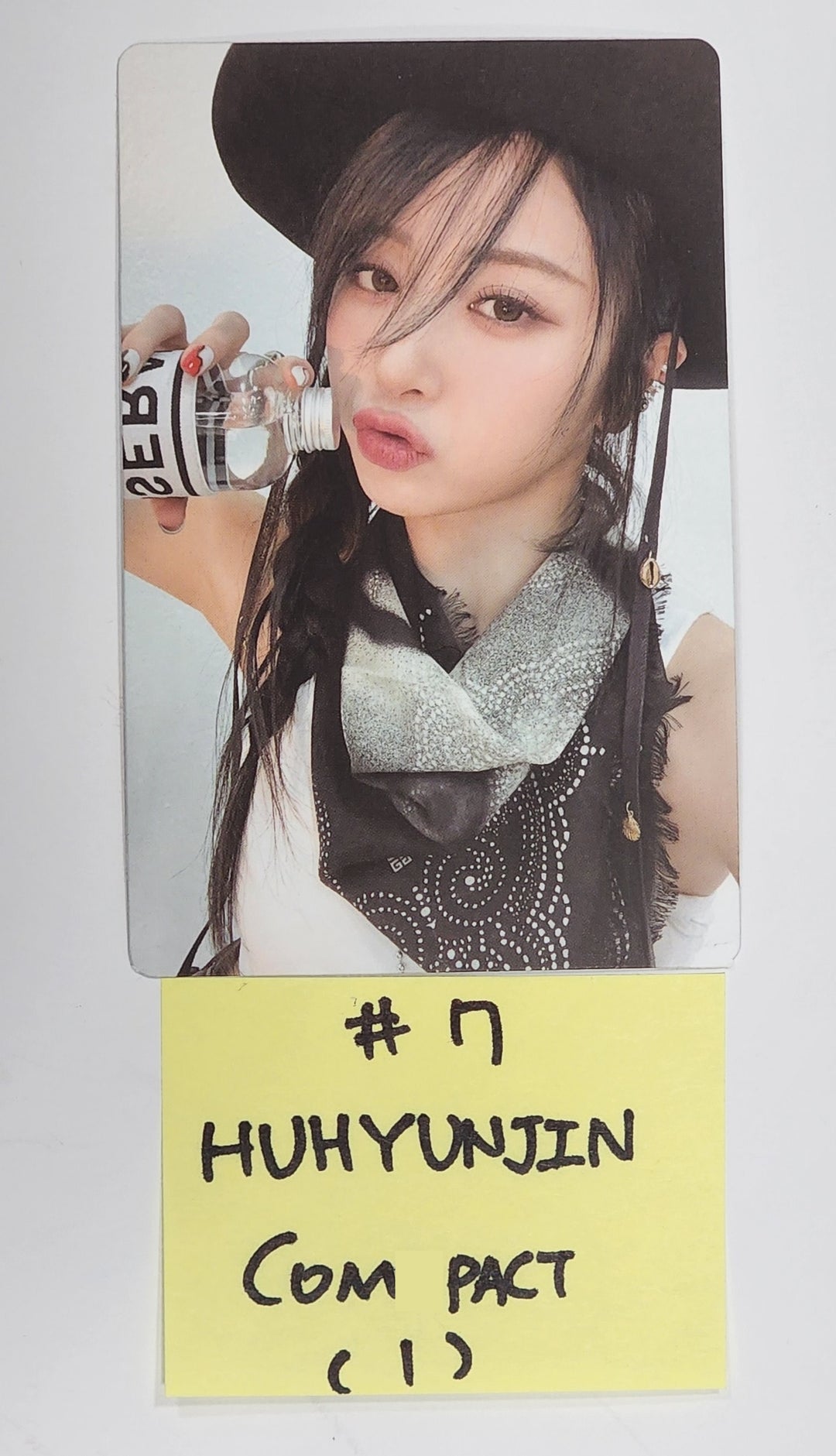 LE SSERAFIM "UNFORGIVEN" - Official Photocard [Compact Ver.] - HALLYUSUPERSTORE