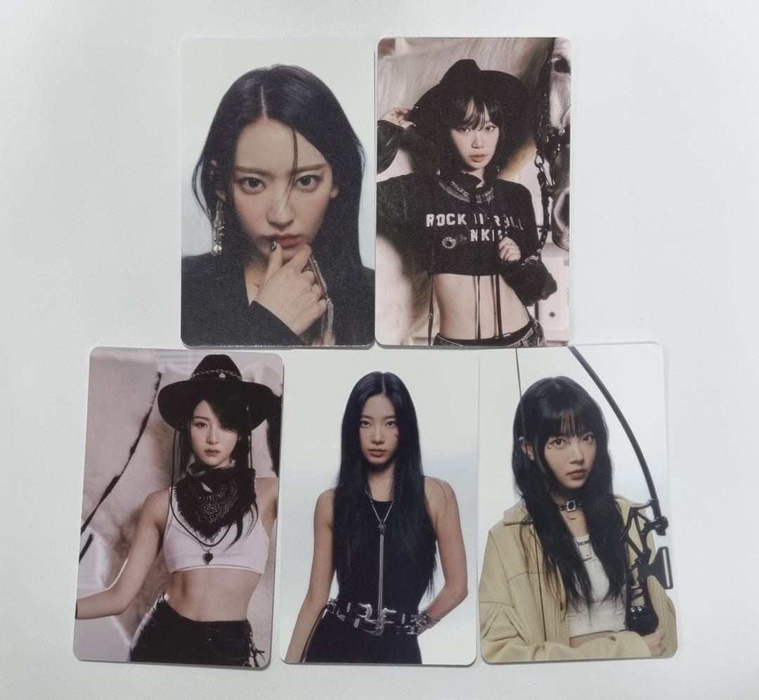 LE SSERAFIM "UNFORGIVEN" - Weverse Shop Pre-Order Benefit Photocard [Compact Ver.] - HALLYUSUPERSTORE