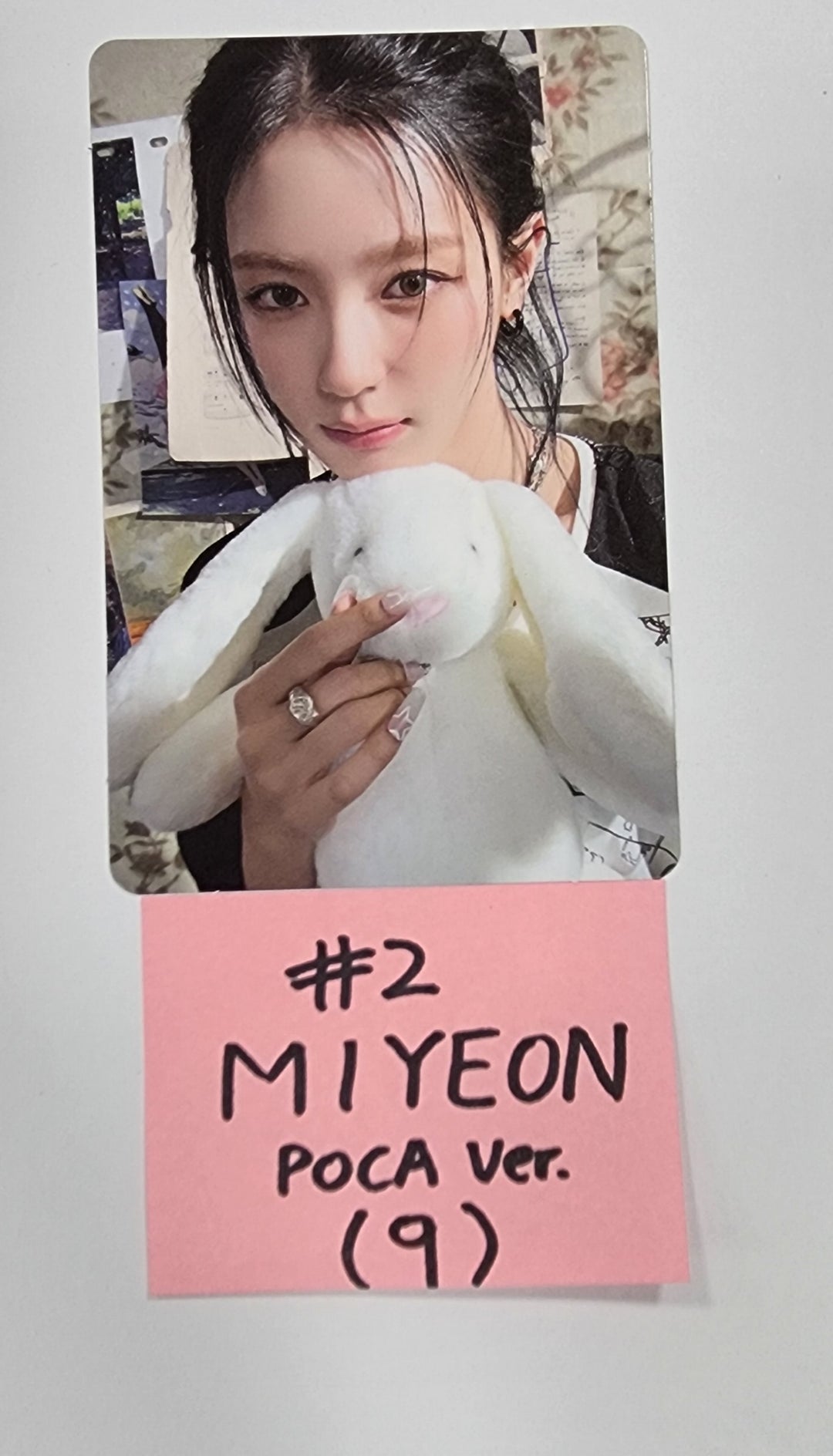 (g) I-DLE "I Feel" - Official Photocard [Poca Album Ver.] - HALLYUSUPERSTORE
