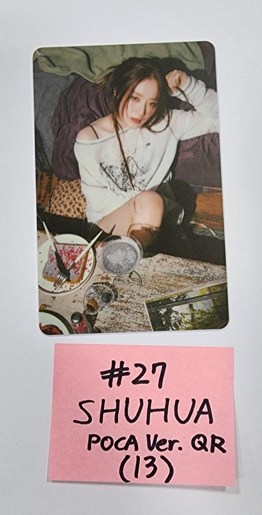 (g) I-DLE "I Feel" - Official Photocard [Poca Album Ver.] - HALLYUSUPERSTORE