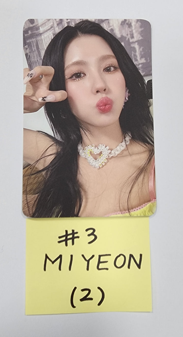 (g) I-DLE "I Feel" - Official Photocard, ID Card - HALLYUSUPERSTORE