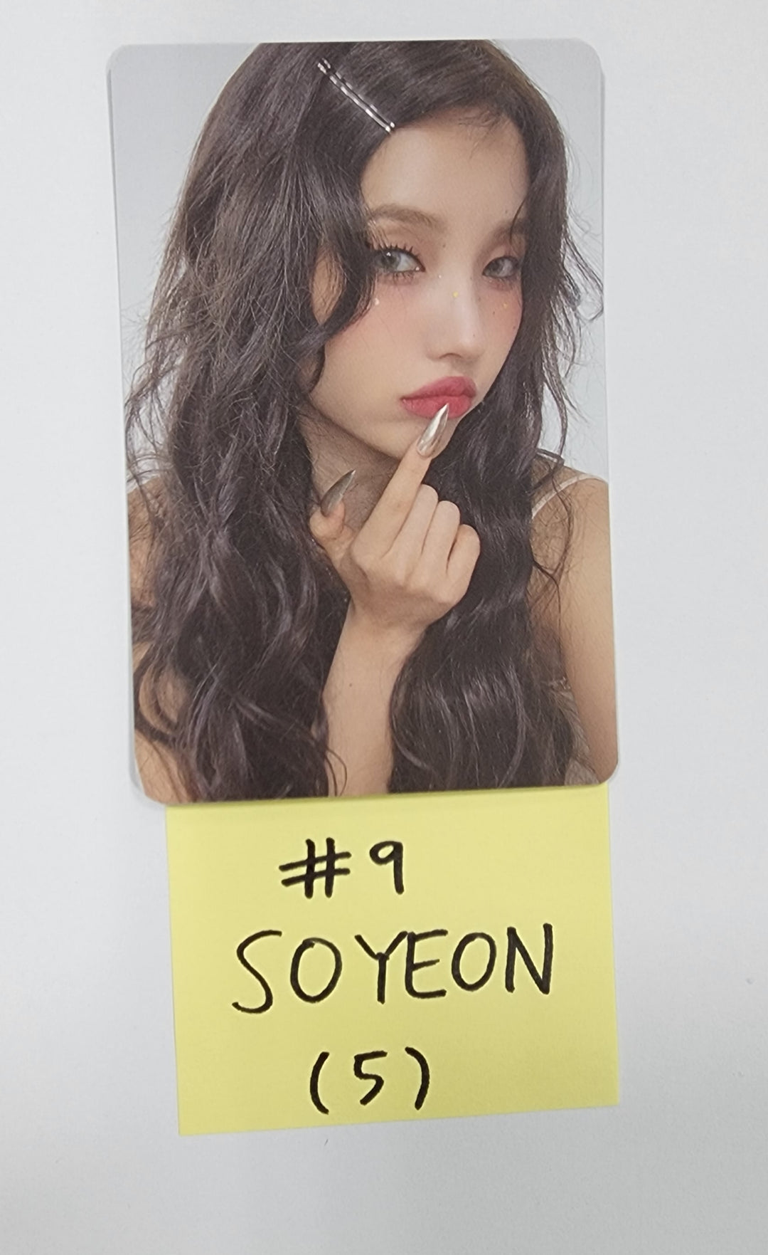(g) I-DLE "I Feel" - Official Photocard, ID Card - HALLYUSUPERSTORE
