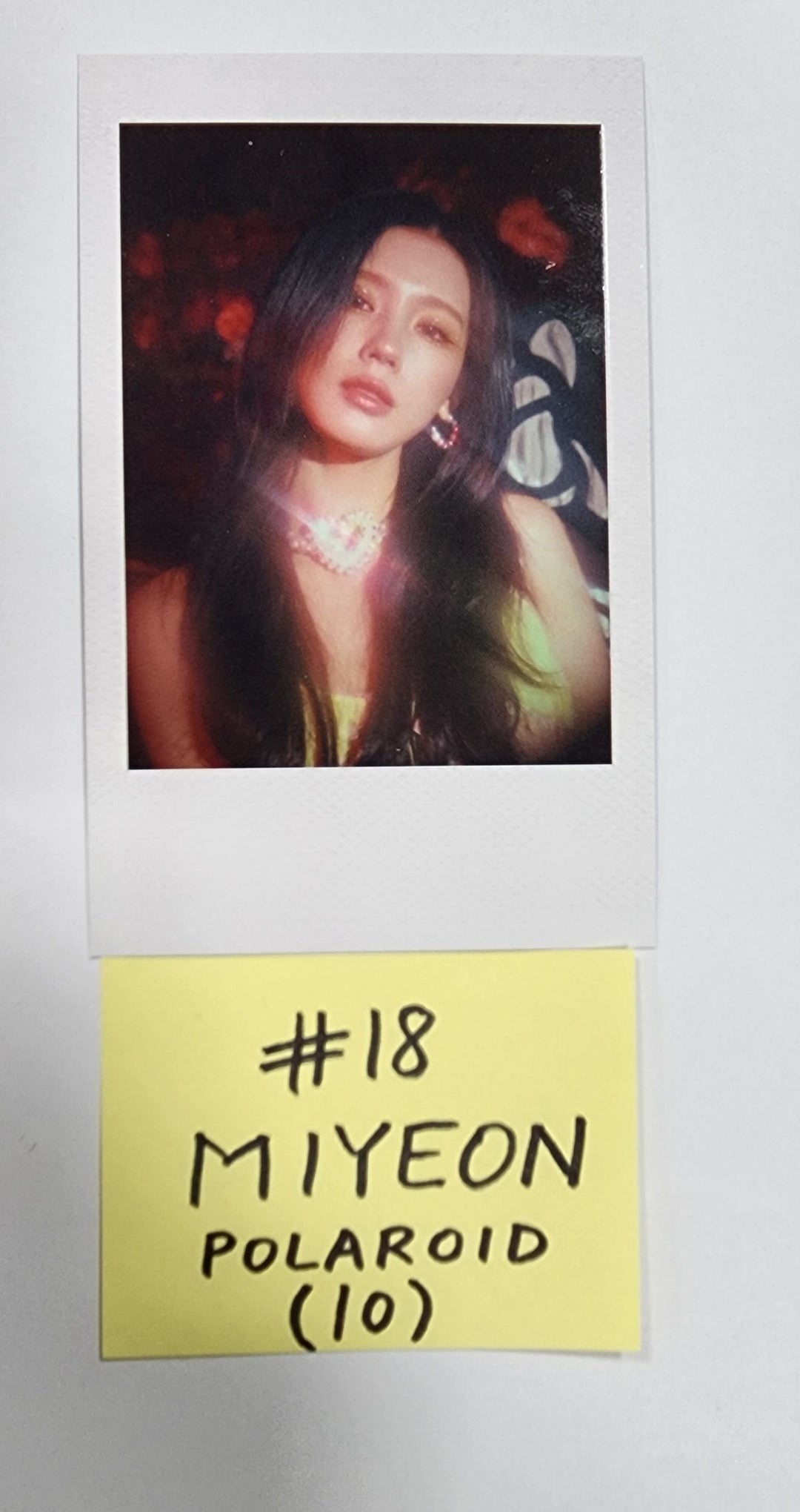 (g) I-DLE "I Feel" - Official Photocard, ID Card - HALLYUSUPERSTORE