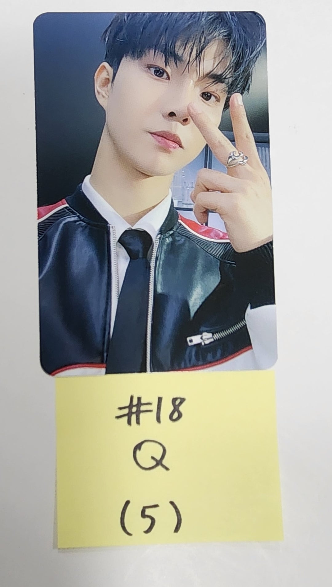 The Boyz "World Tour : Zeneration" - 2023 Concert Official Trading Photocard (1) - HALLYUSUPERSTORE