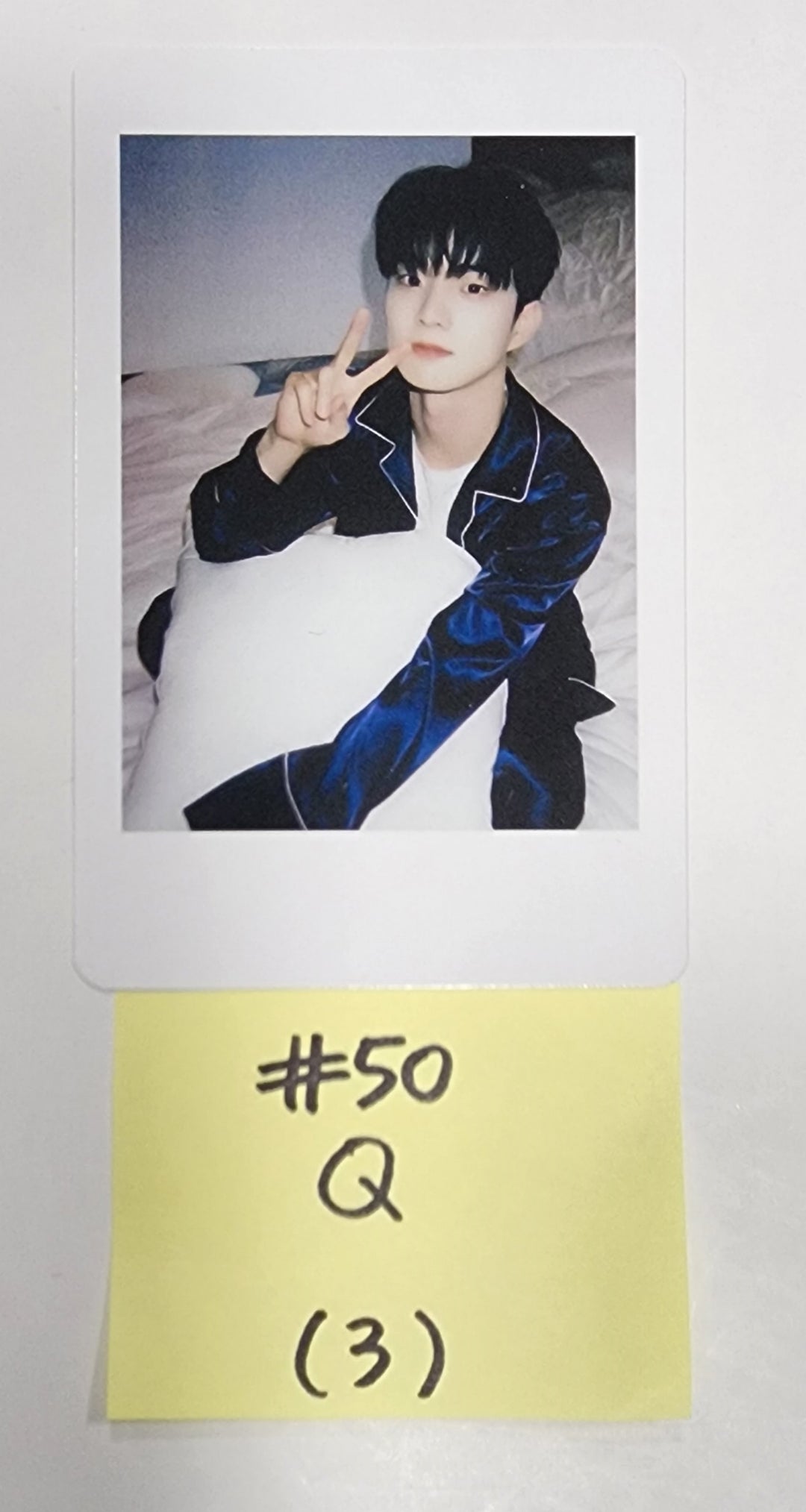 The Boyz "World Tour : Zeneration" - 2023 Concert Official Trading Photocard (2) - HALLYUSUPERSTORE