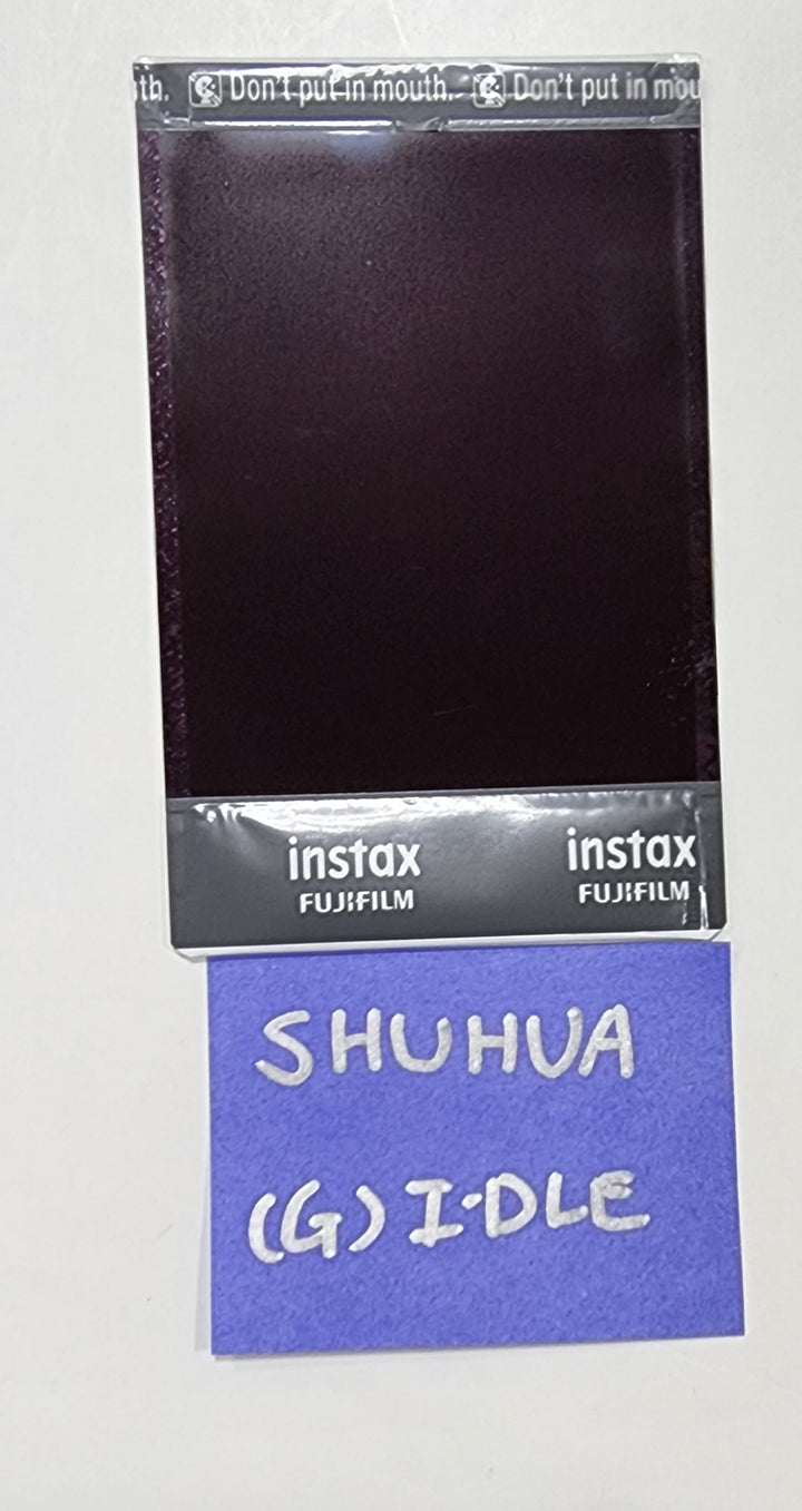 SHUHUA (Of (g) I-DLE) "I Feel" - Hand Autographed(Signed) Polaroid - HALLYUSUPERSTORE