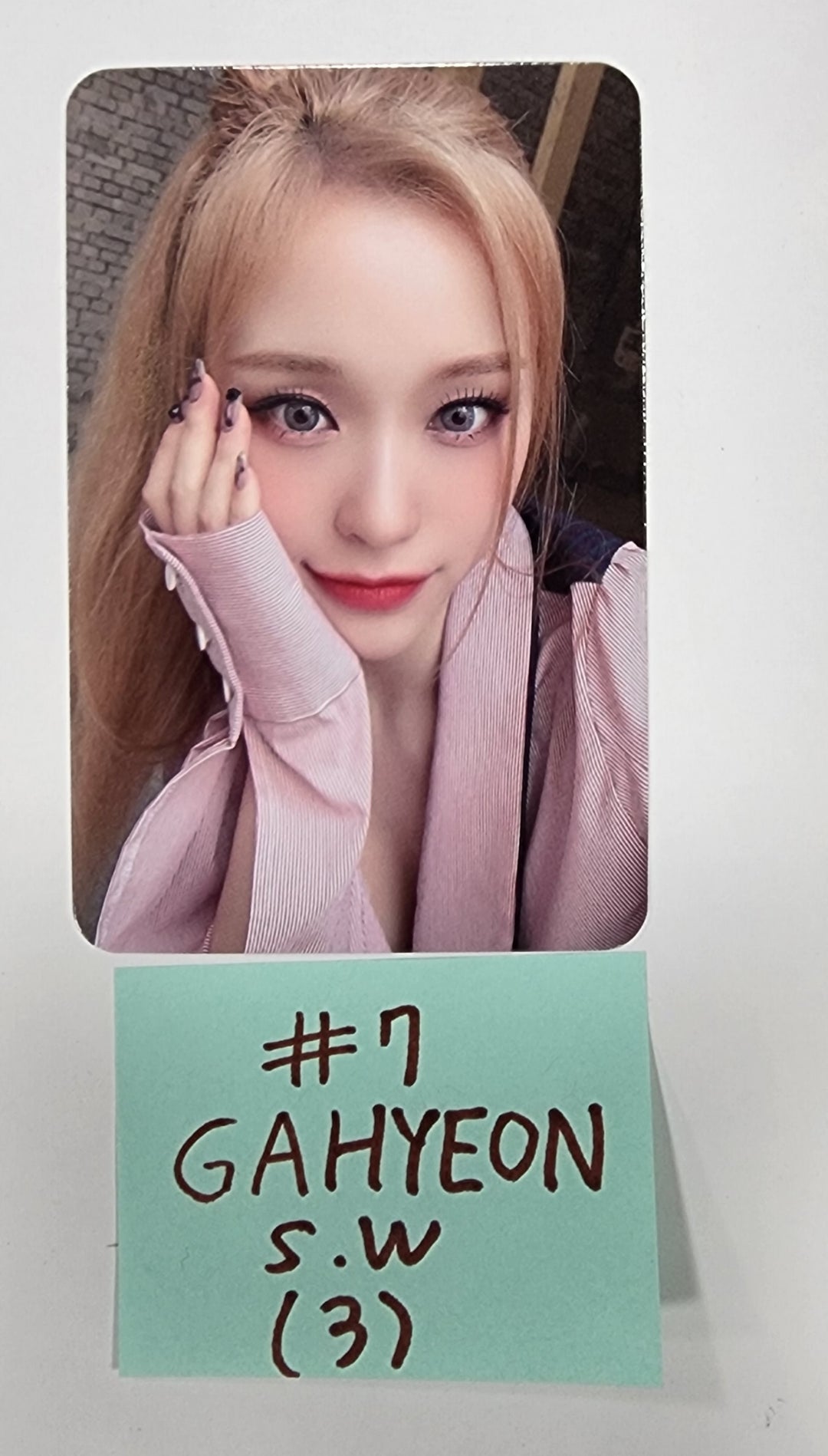 Dreamcatcher - "Apocalypse : From us" - Soundwave Pre-Order Benefit Photocard [Restocked 6/1] - HALLYUSUPERSTORE