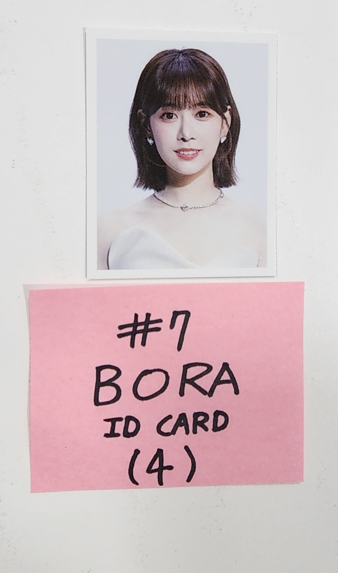 QUEENDOM PUZZLE - POP-UP Store Official MD ID Photo - HALLYUSUPERSTORE