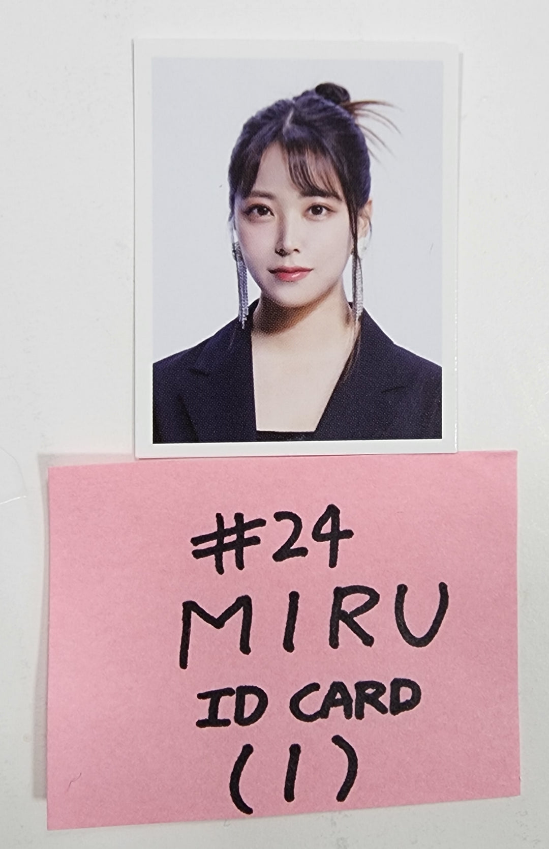 QUEENDOM PUZZLE - POP-UP Store Official MD ID Photo - HALLYUSUPERSTORE