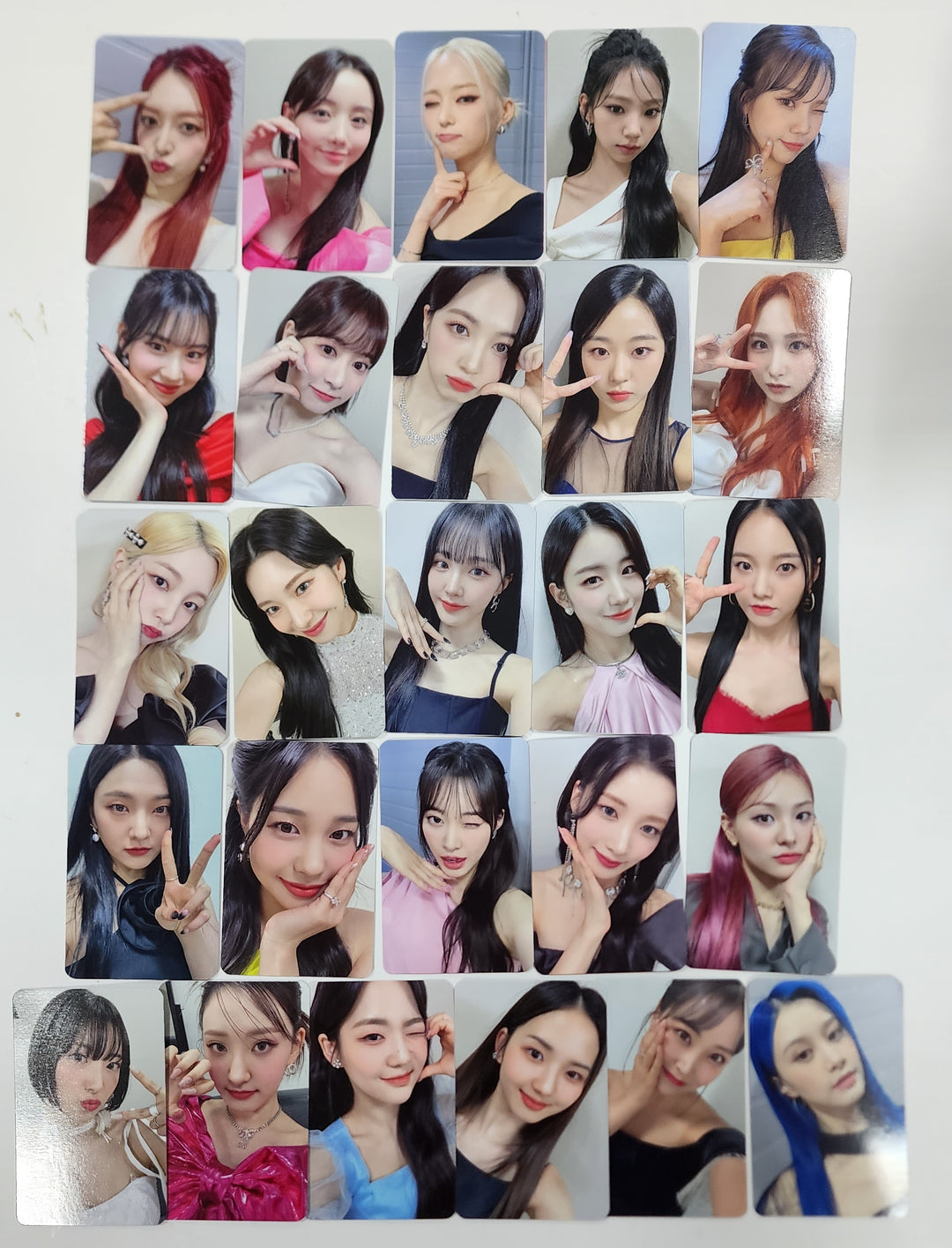 QUEENDOM PUZZLE - POP-UP Store Official Random Photocard - HALLYUSUPERSTORE