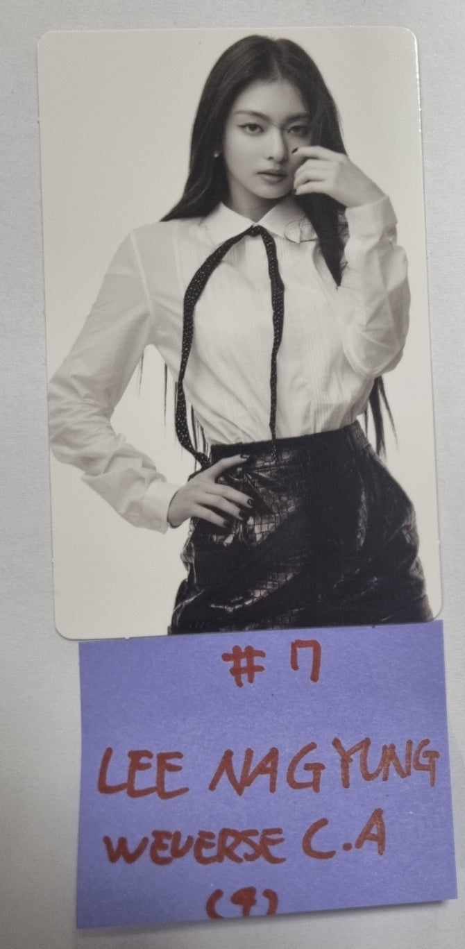 Fromis_9 "Unlock My World" - Weverse Shop Pre-Order Benefit Photocard [Compact Ver.] - HALLYUSUPERSTORE
