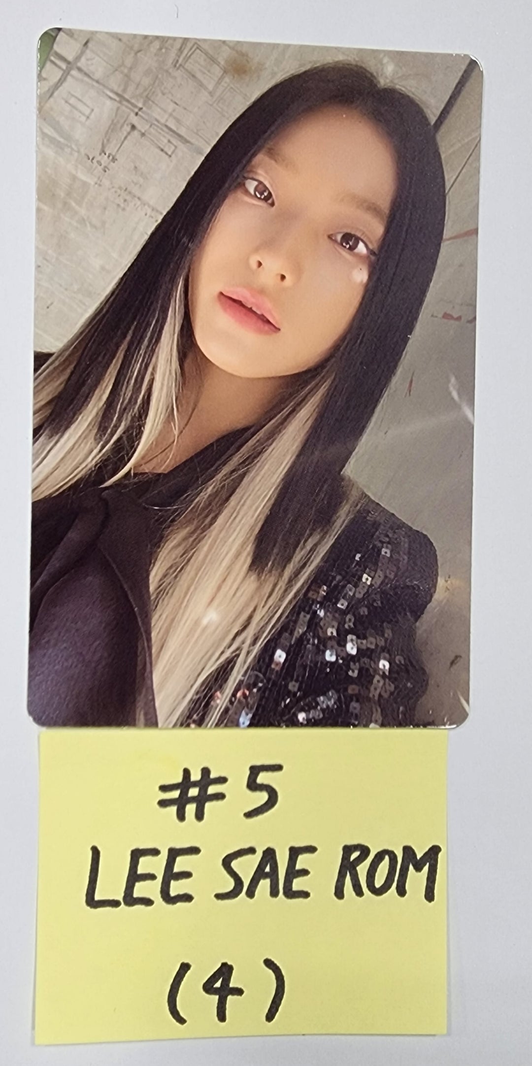 Fromis_9 "Unlock My World" - Official Photocard, Mini Card [Leesaerom, Songhayoung, Parkjiwon, Rohjisun] - HALLYUSUPERSTORE