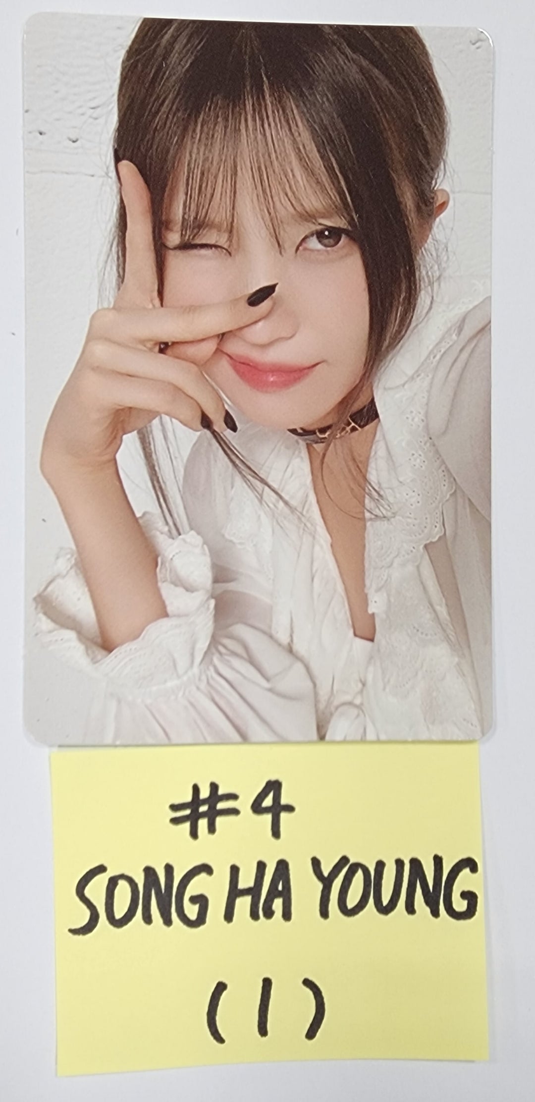 Fromis_9 "Unlock My World" - Official Photocard, Mini Card [Leesaerom, Songhayoung, Parkjiwon, Rohjisun] - HALLYUSUPERSTORE