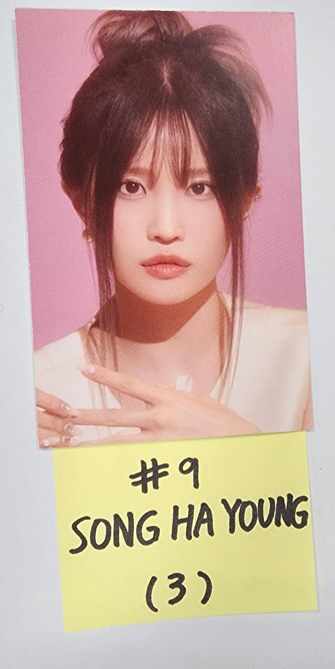 Fromis_9 "Unlock My World" - Official Photocard, Mini Card [Leesaerom, Songhayoung, Parkjiwon, Rohjisun] - HALLYUSUPERSTORE