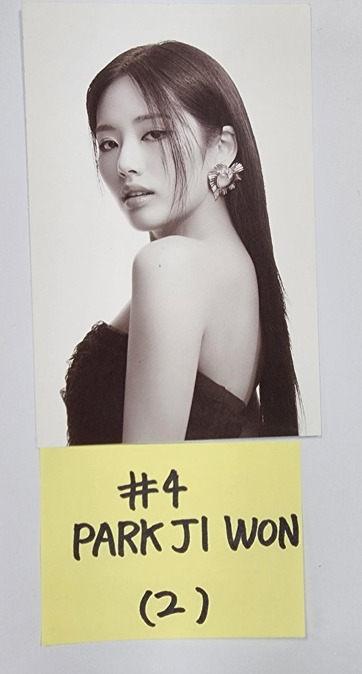 Fromis_9 "Unlock My World" - Official Photocard, Mini Card [Leesaerom, Songhayoung, Parkjiwon, Rohjisun] - HALLYUSUPERSTORE