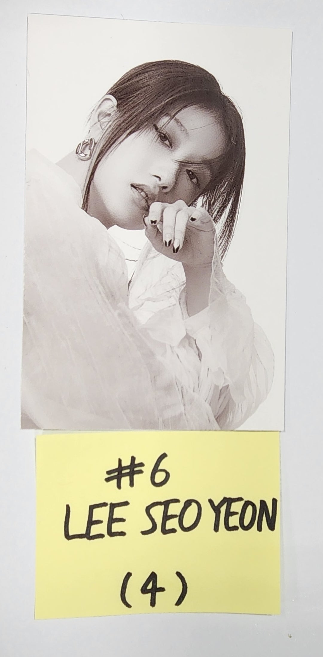 Fromis_9 "Unlock My World" - Official Photocard, Mini Card [Leeseoyeon, Leechaeyoung, Leenagyung, Baekjiheon] - HALLYUSUPERSTORE