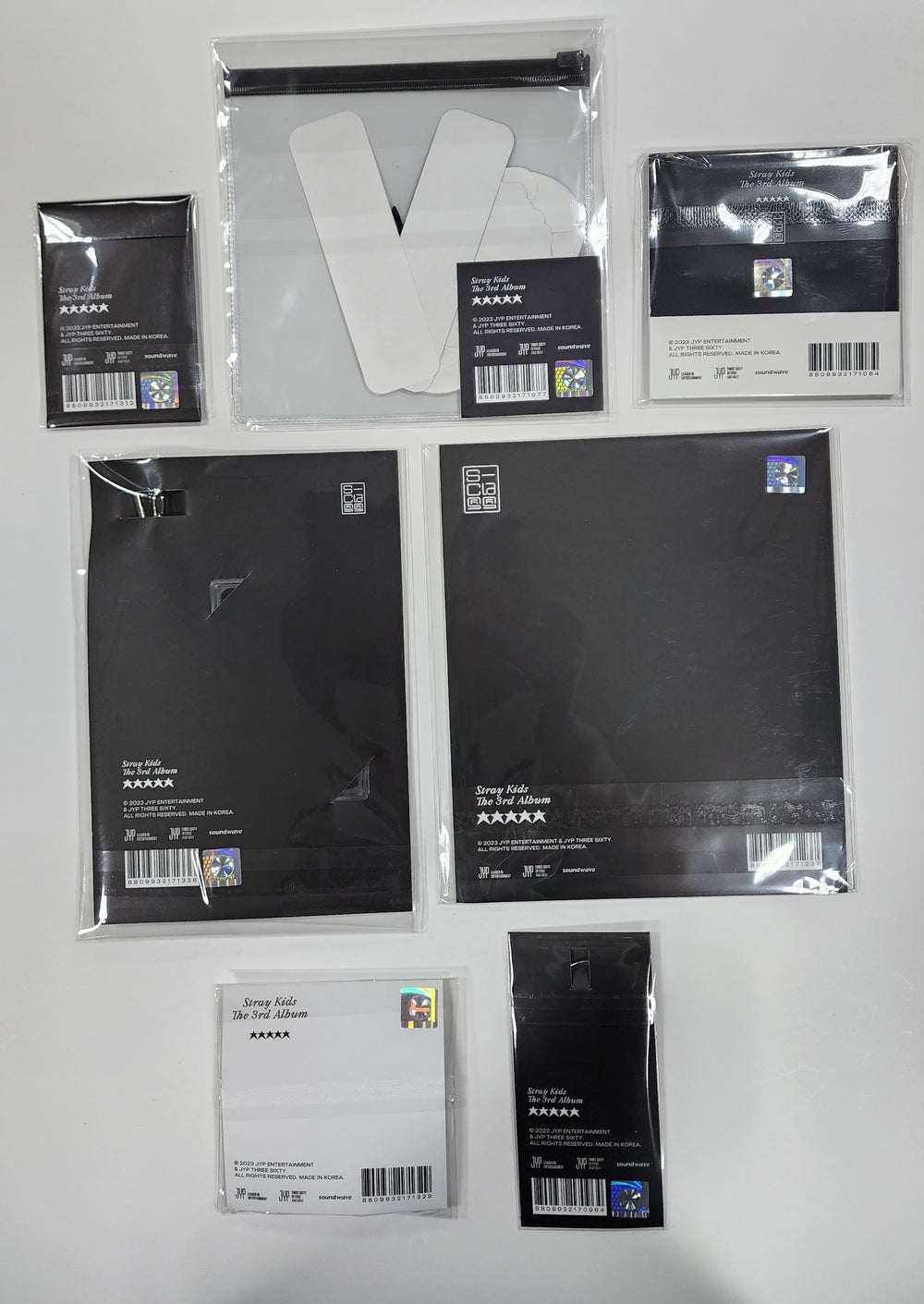 Stray Kids "★★★★★ (5-STAR)" - POP-UP store Official MD [Lucky Card, Sticker Set, Pinbutton Set, Magnet Set, Acrylic Holder, Keyring, Photocard Holder] - HALLYUSUPERSTORE