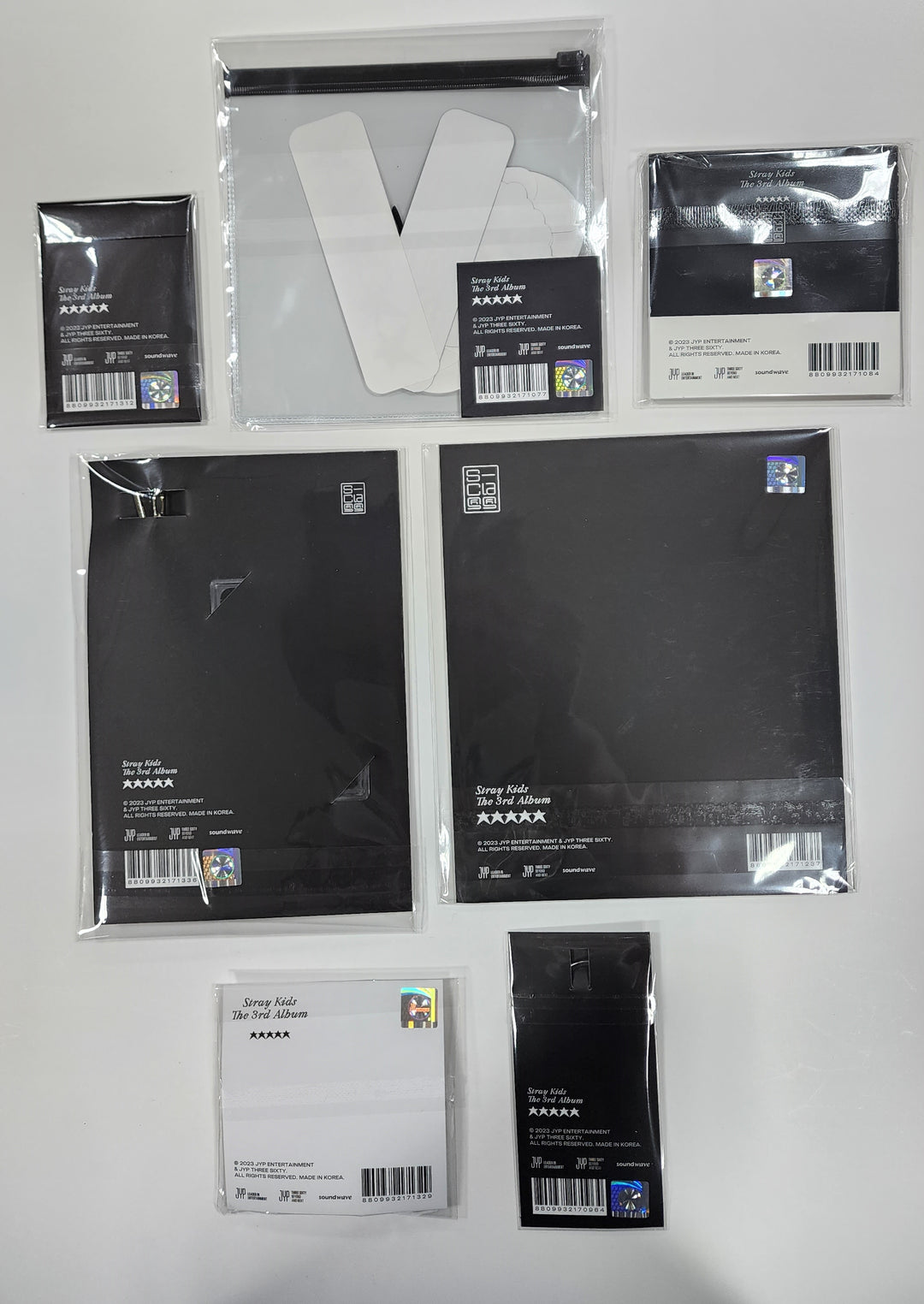 Stray Kids "★★★★★ (5-STAR)" - POP-UP store Official MD [Lucky Card, Sticker Set, Pinbutton Set, Magnet Set, Acrylic Holder, Keyring, Photocard Holder] - HALLYUSUPERSTORE