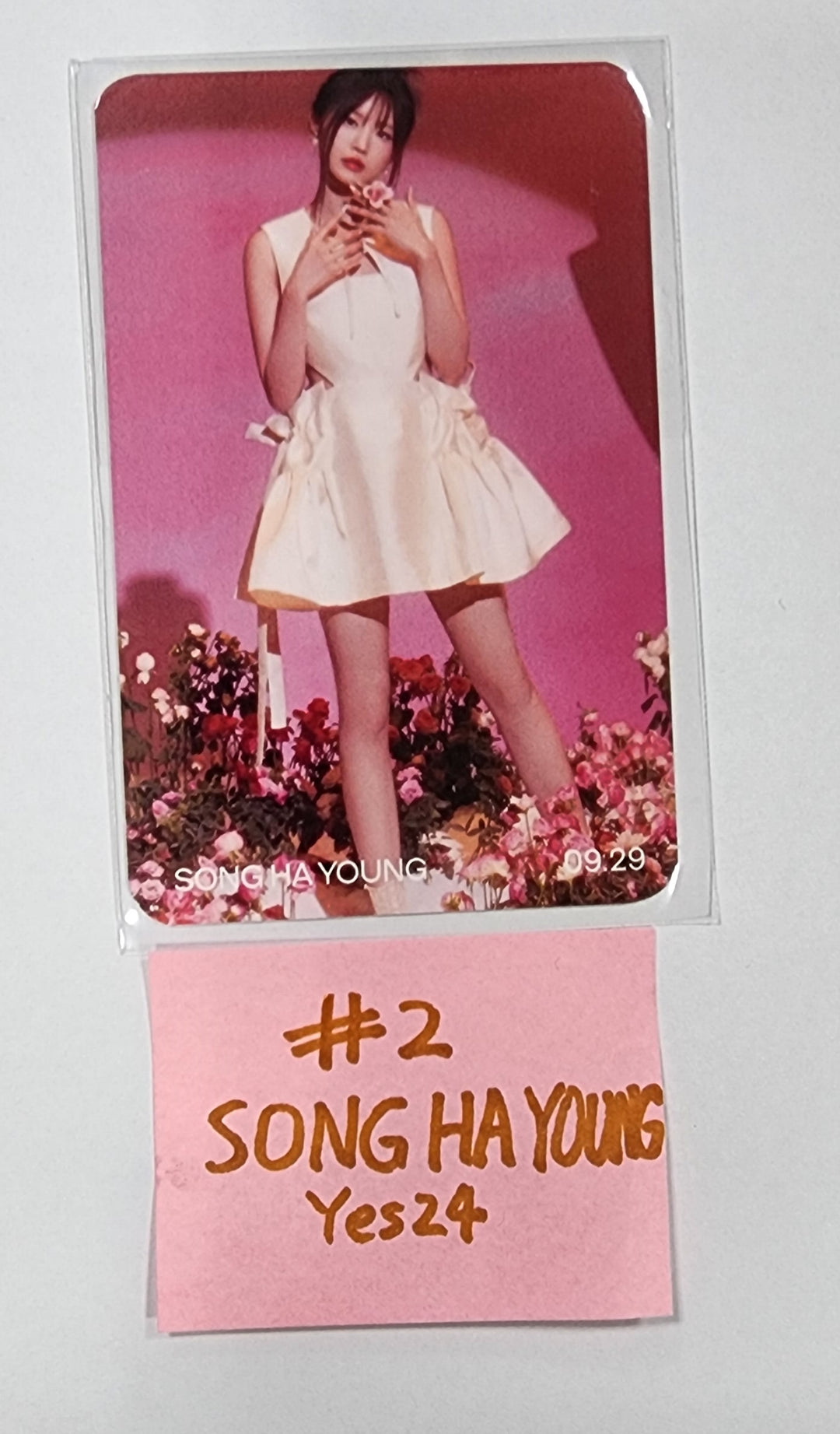 Fromis_9 "Unlock My World" - Yes24 Pre-Order Benefit Photocard [Compact Ver.] - HALLYUSUPERSTORE