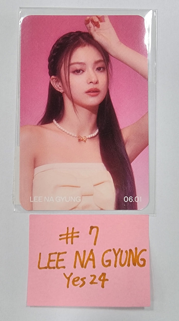Fromis_9 "Unlock My World" - Yes24 Pre-Order Benefit Photocard [Compact Ver.] - HALLYUSUPERSTORE