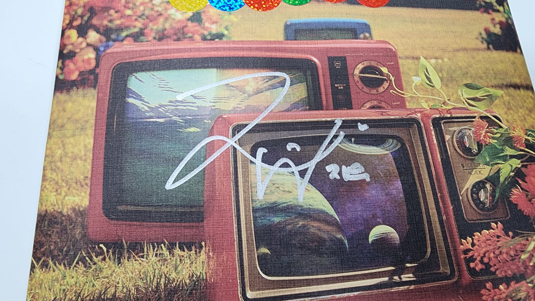 Jiwoo (Of NMIXX) "EXPERGO" - Hand Autographed(Signed) Album - HALLYUSUPERSTORE