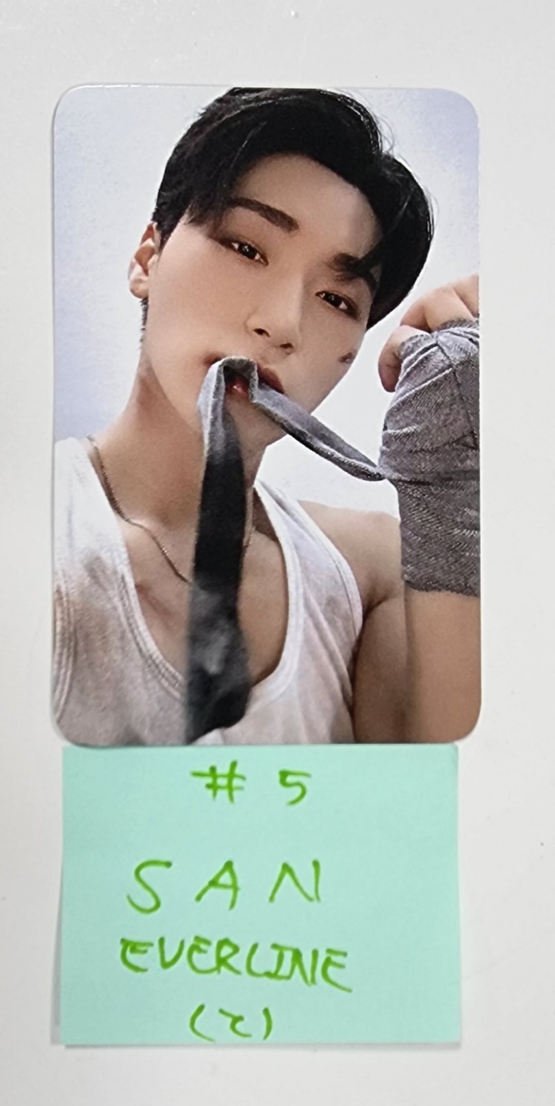 ATEEZ "THE WORLD EP.2 " - Everline Fansign Event Photocard - HALLYUSUPERSTORE