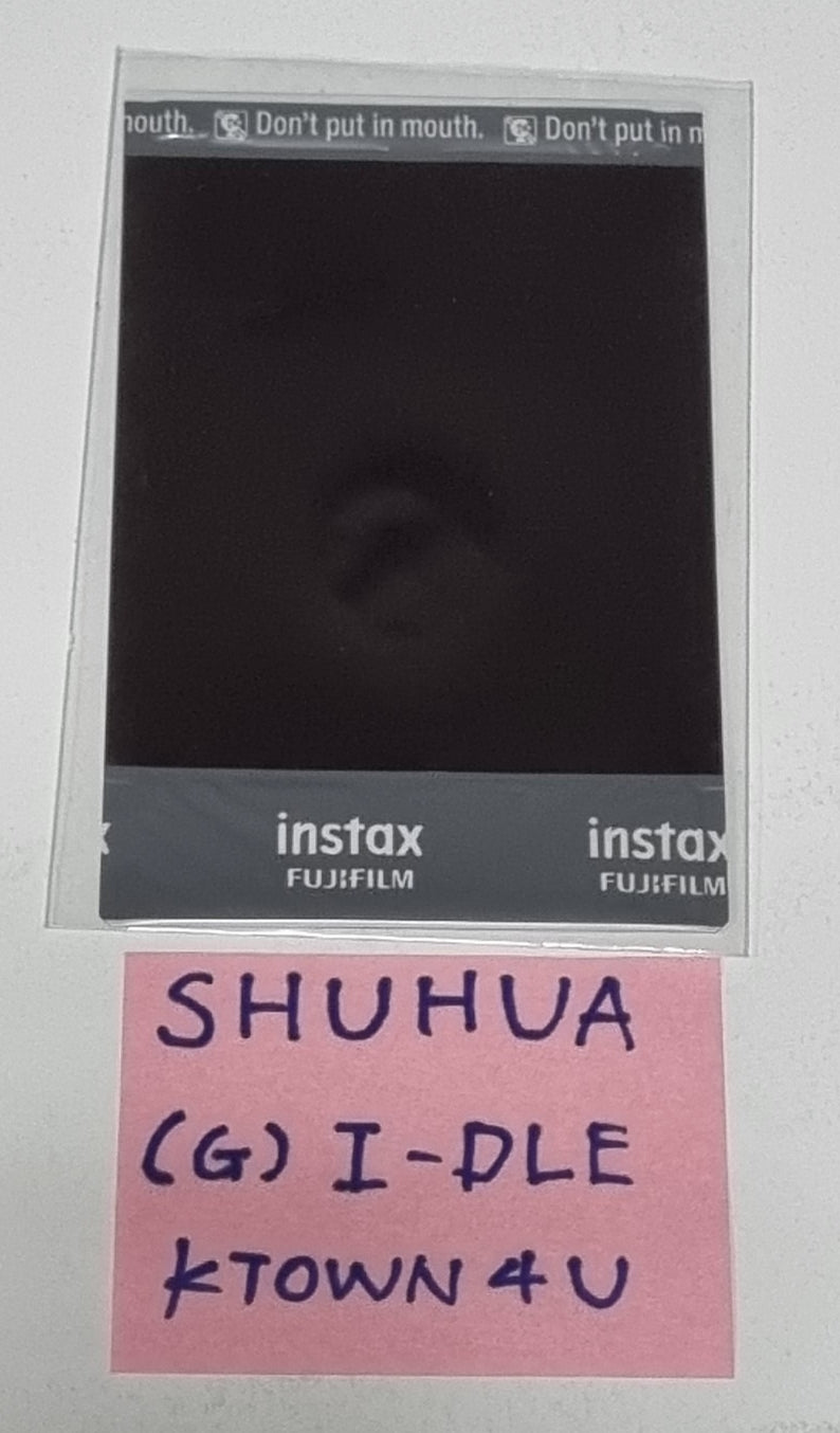 SHUHUA (Of (g) I-DLE) "I Feel" - Hand Autographed(Signed) Polaroid - HALLYUSUPERSTORE