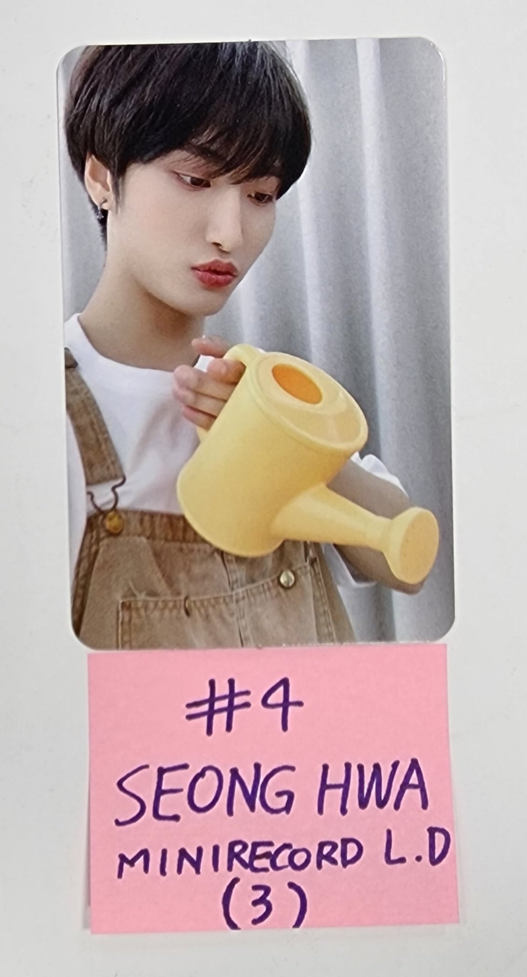 ATEEZ "THE WORLD EP.2 " - Mini Record Lucky Draw Event Photocard [Platfrom Ver.] - HALLYUSUPERSTORE