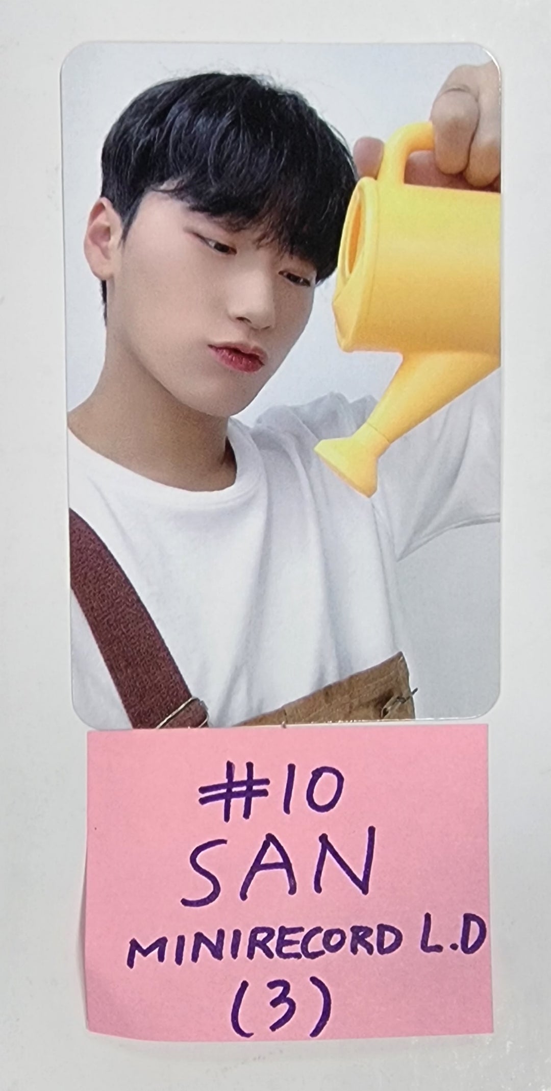 ATEEZ "THE WORLD EP.2 " - Mini Record Lucky Draw Event Photocard [Platfrom Ver.] - HALLYUSUPERSTORE