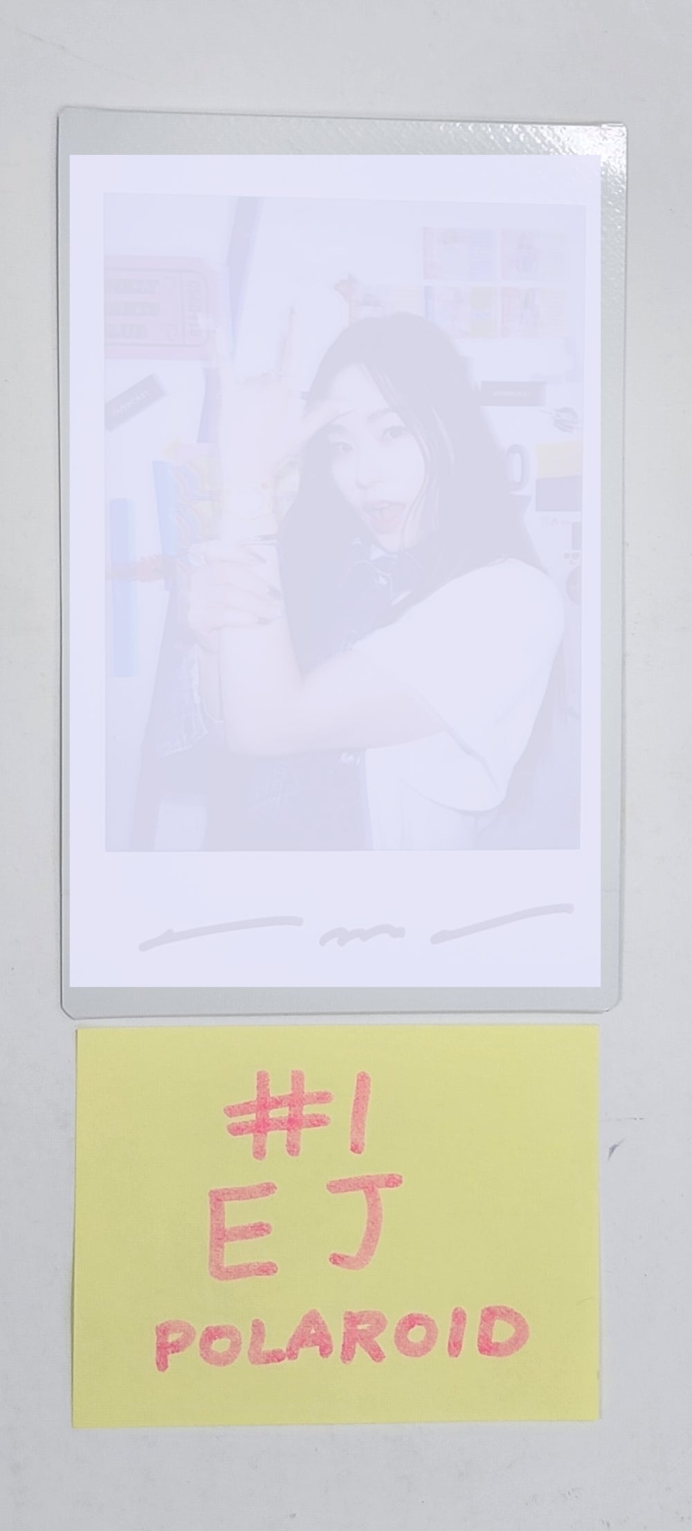 Alice "Show_Down" - Inside Record Hand Autographed(Signed) Polaroid & Message Card - HALLYUSUPERSTORE