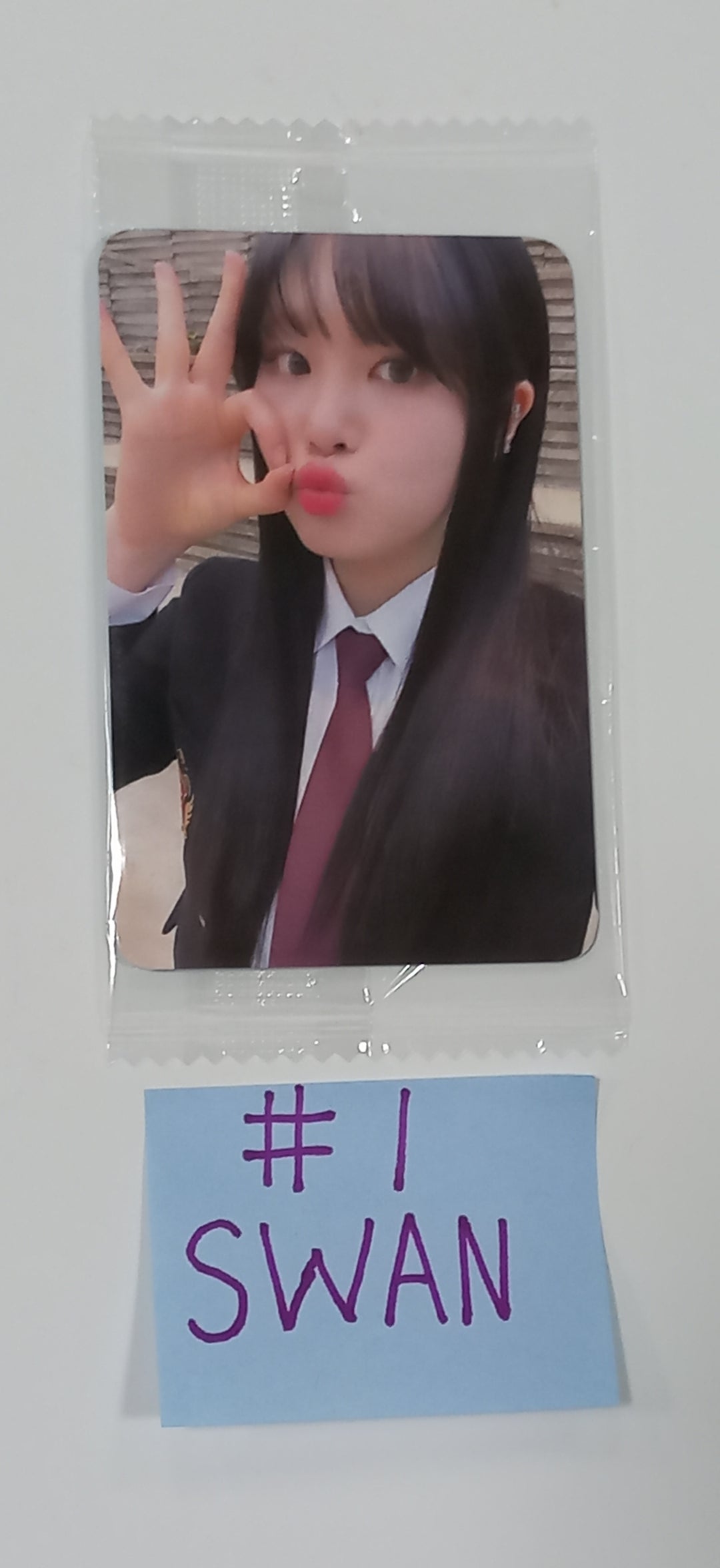 SWAN (Of Purple Kiss) "Twenty" [CASSETTE TAPE] -Ktown4u Fansign Event Photocard - HALLYUSUPERSTORE