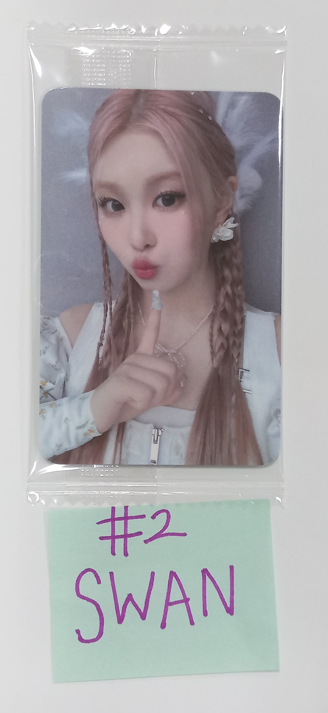 SWAN (Of Purple Kiss) "Twenty" [CASSETTE TAPE] - Ktown4u Fansign Event Photocard Round 2 - HALLYUSUPERSTORE