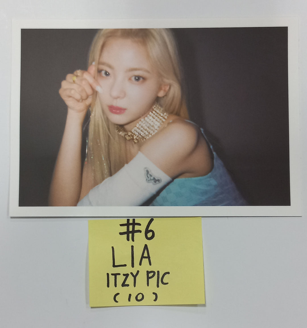ITZY "KILL MY DOUBT" -  KILL MY DOUBT [LIMITED EDITION] Photocard &amp; ITZY PIC [Restocked 8/4] - HALLYUSUPERSTORE