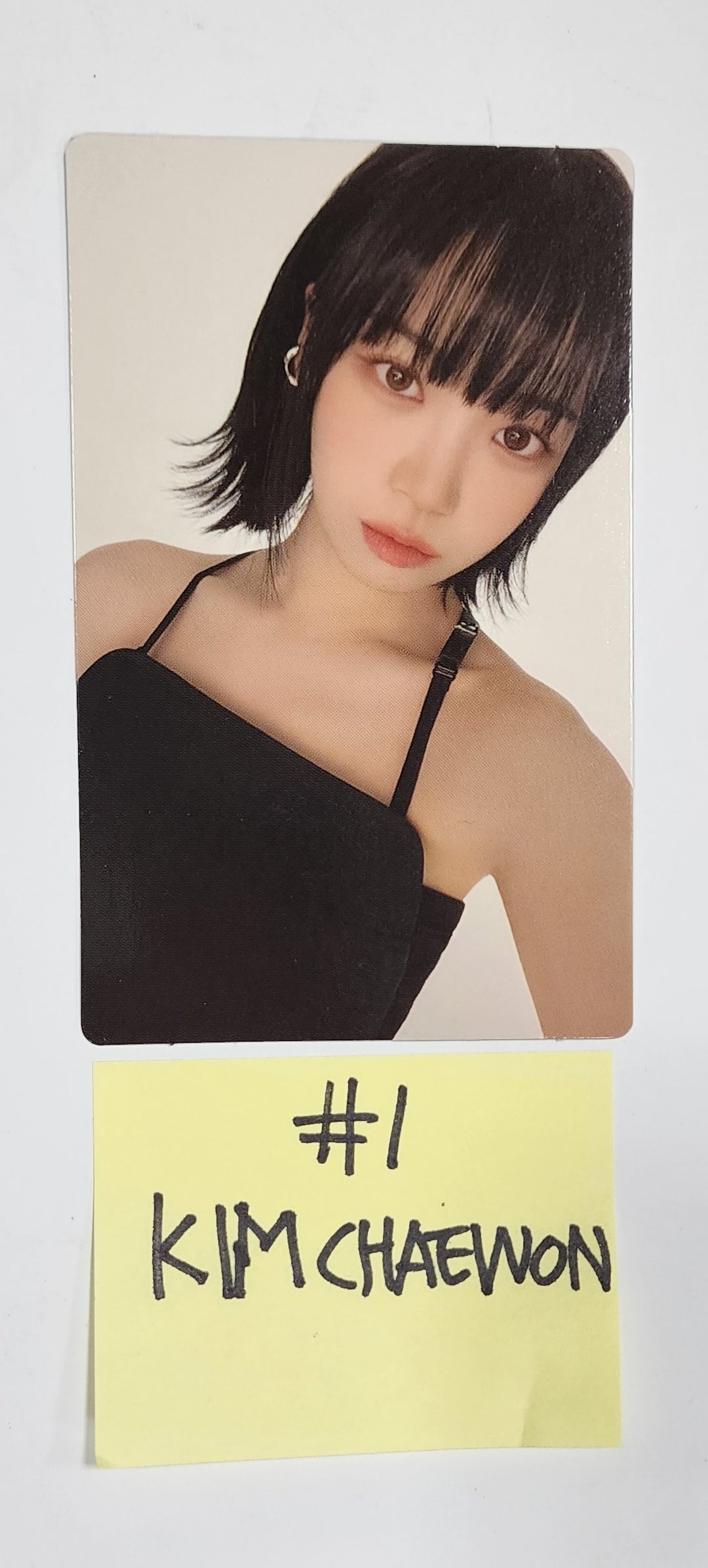 LE SSERAFIM "FLAME RISES" - Mini Photocard (1) [Restocked 8/4] - HALLYUSUPERSTORE