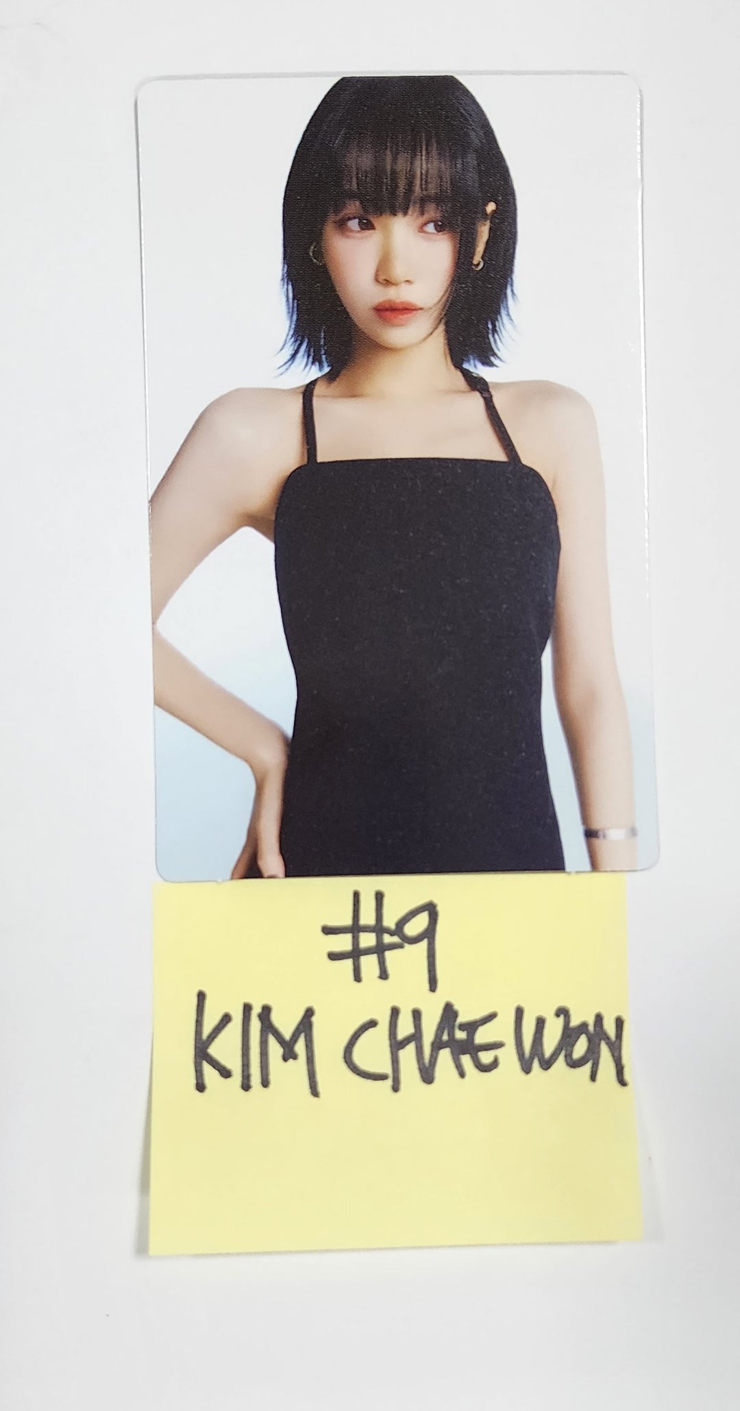 LE SSERAFIM "FLAME RISES" - Mini Photocard (1) [Restocked 8/4] - HALLYUSUPERSTORE