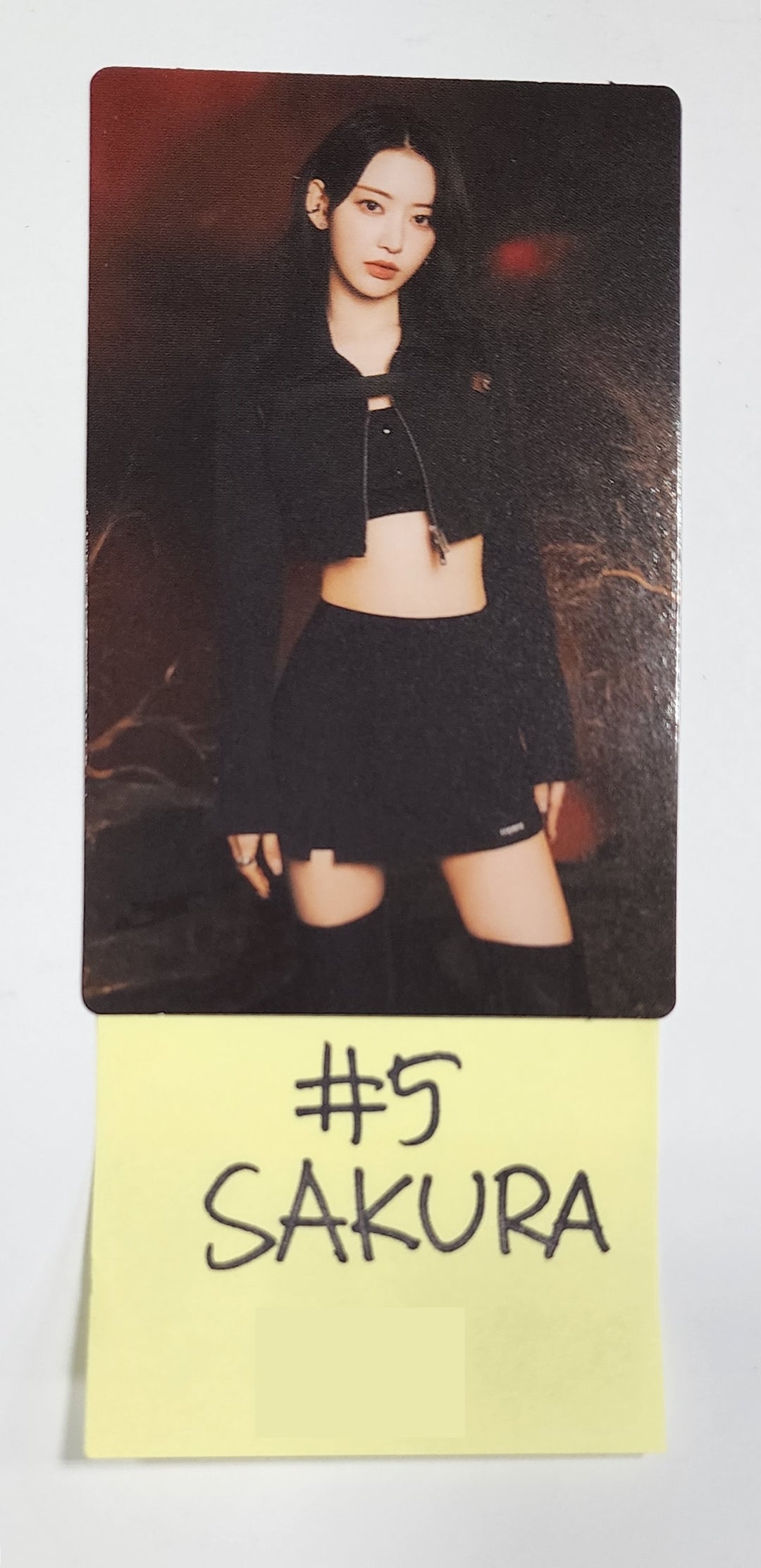 LE SSERAFIM "FLAME RISES" - Mini Photocard (1) [Restocked 8/4] - HALLYUSUPERSTORE