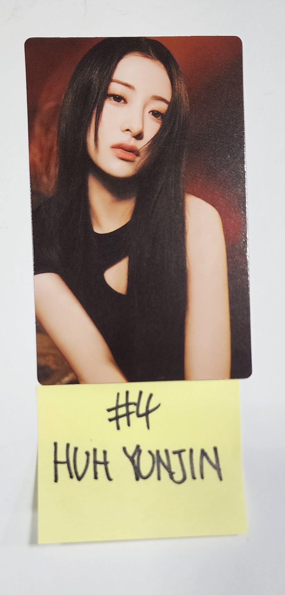 LE SSERAFIM "FLAME RISES" - Mini Photocard (1) [Restocked 8/4] - HALLYUSUPERSTORE