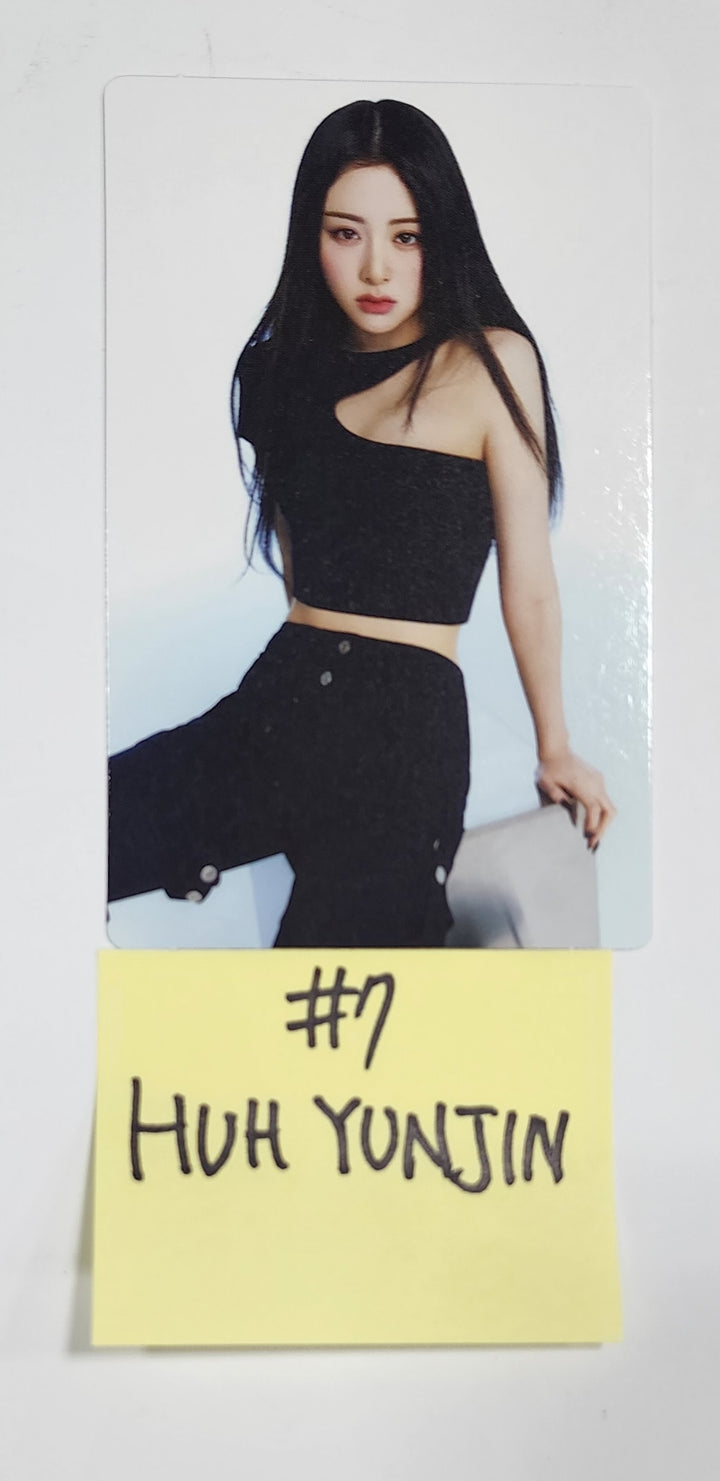 LE SSERAFIM "FLAME RISES" - Mini Photocard (1) [Restocked 8/4] - HALLYUSUPERSTORE