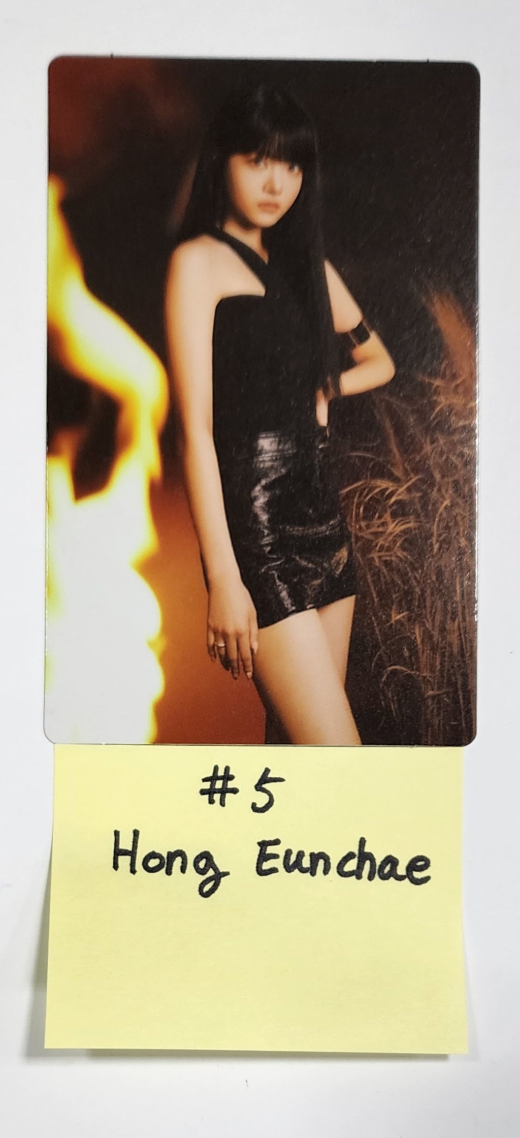 LE SSERAFIM "FLAME RISES" - Mini Photocard (2) [Restocked 8/4] - HALLYUSUPERSTORE
