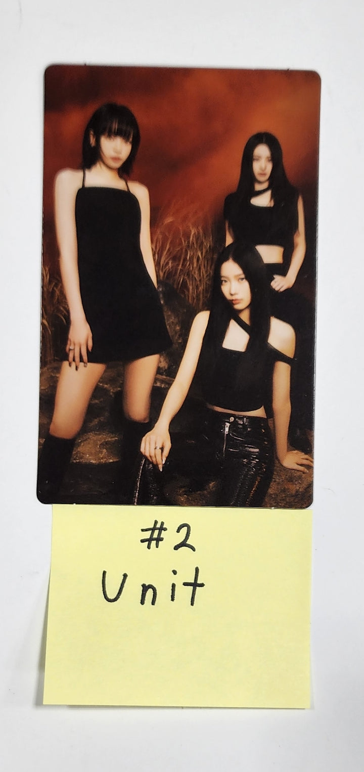LE SSERAFIM "FLAME RISES" - Mini Photocard (2) [Restocked 8/4] - HALLYUSUPERSTORE