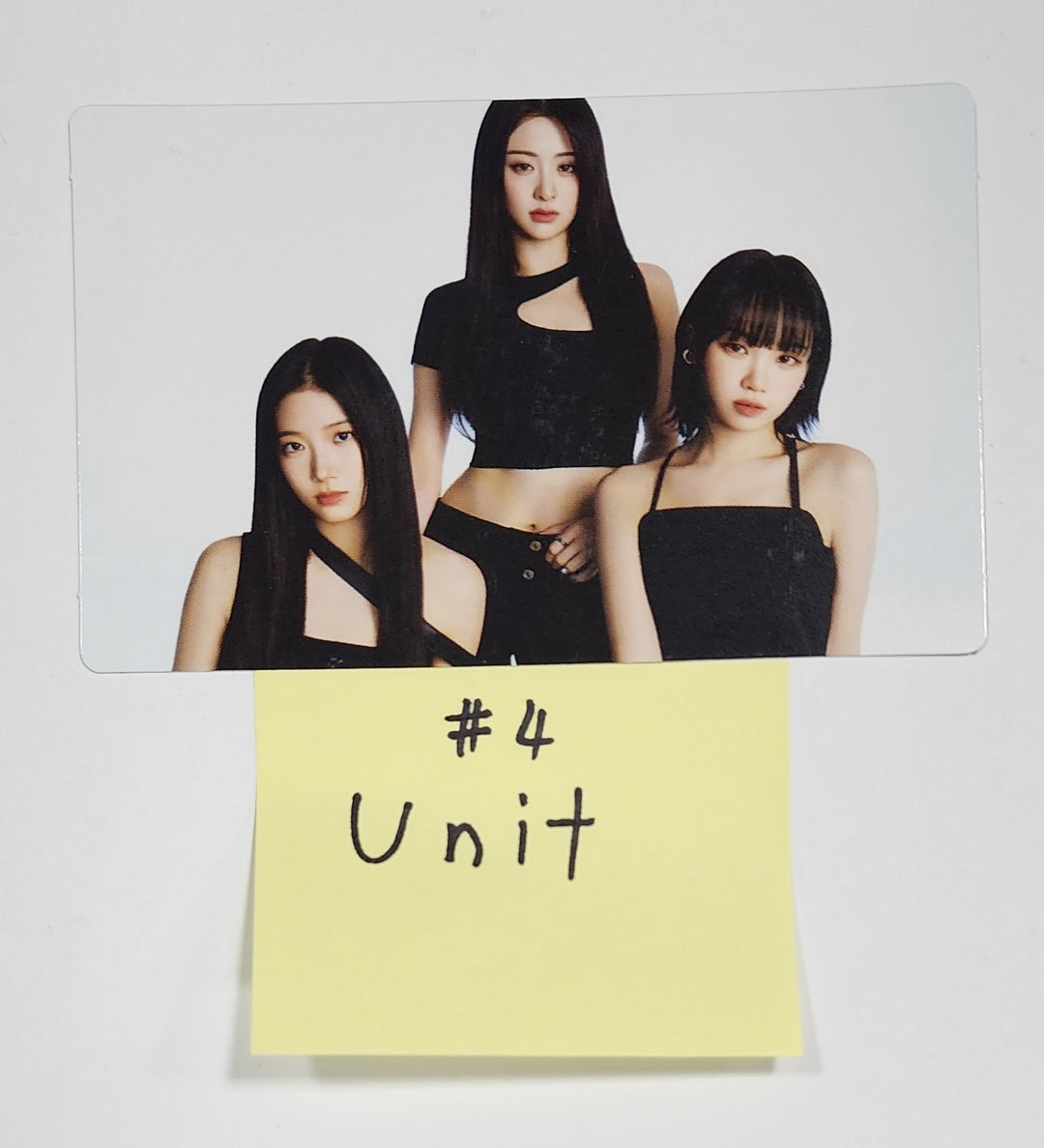 LE SSERAFIM "FLAME RISES" - Mini Photocard (2) [Restocked 8/4] - HALLYUSUPERSTORE