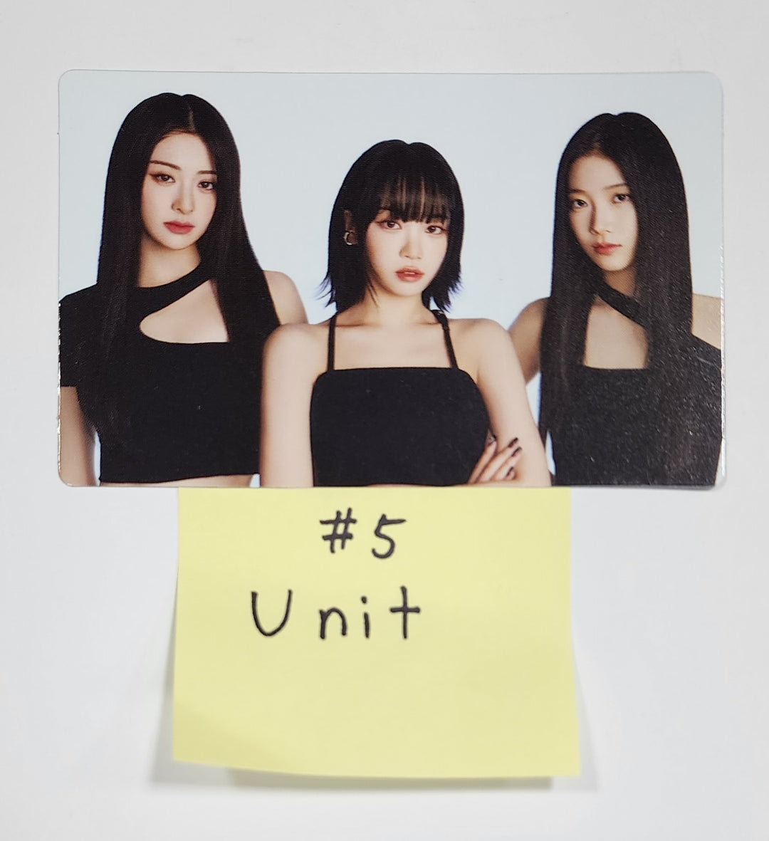 LE SSERAFIM "FLAME RISES" - Mini Photocard (2) [Restocked 8/4] - HALLYUSUPERSTORE