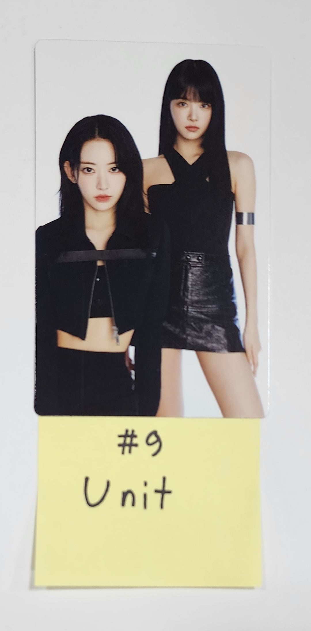 LE SSERAFIM "FLAME RISES" - Mini Photocard (2) [Restocked 8/4] - HALLYUSUPERSTORE