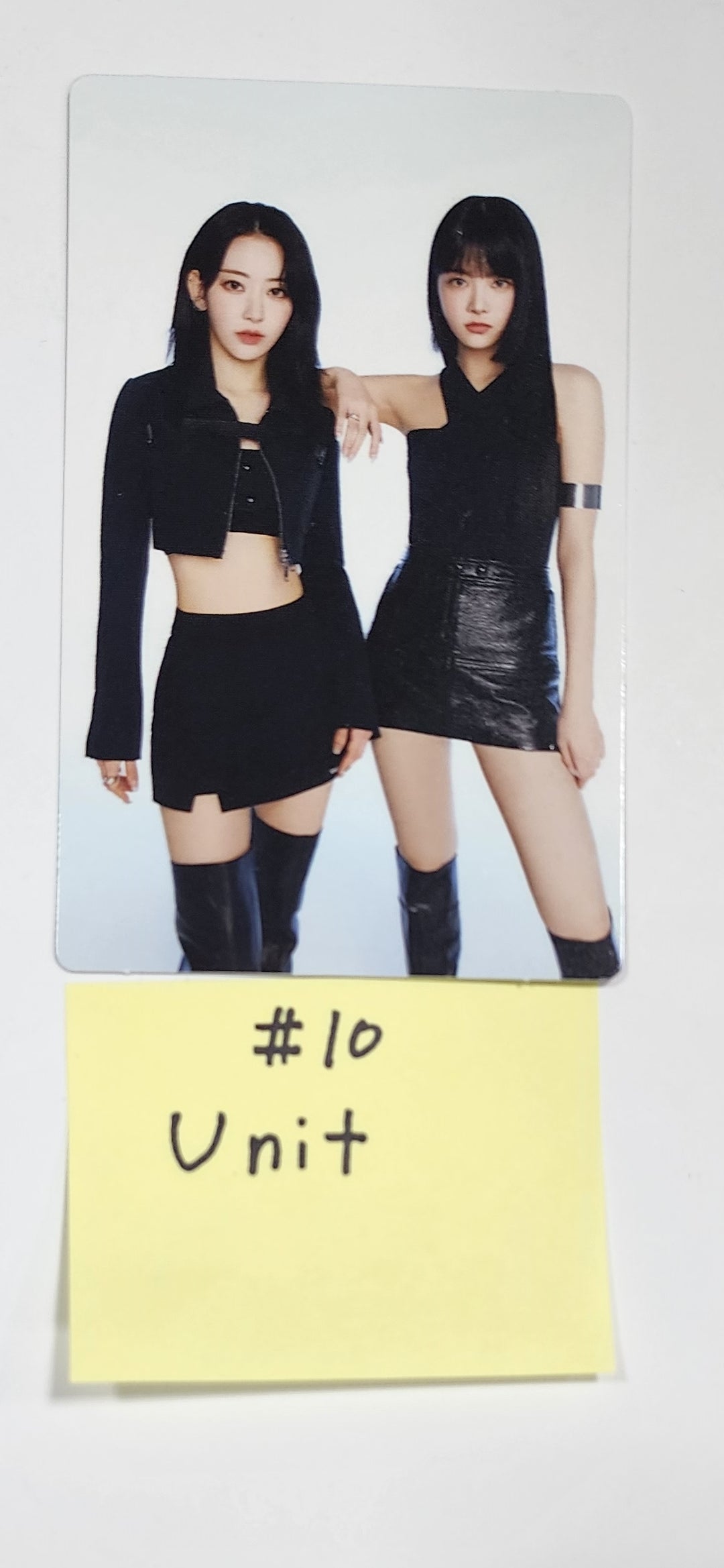 LE SSERAFIM "FLAME RISES" - Mini Photocard (2) [Restocked 8/4] - HALLYUSUPERSTORE