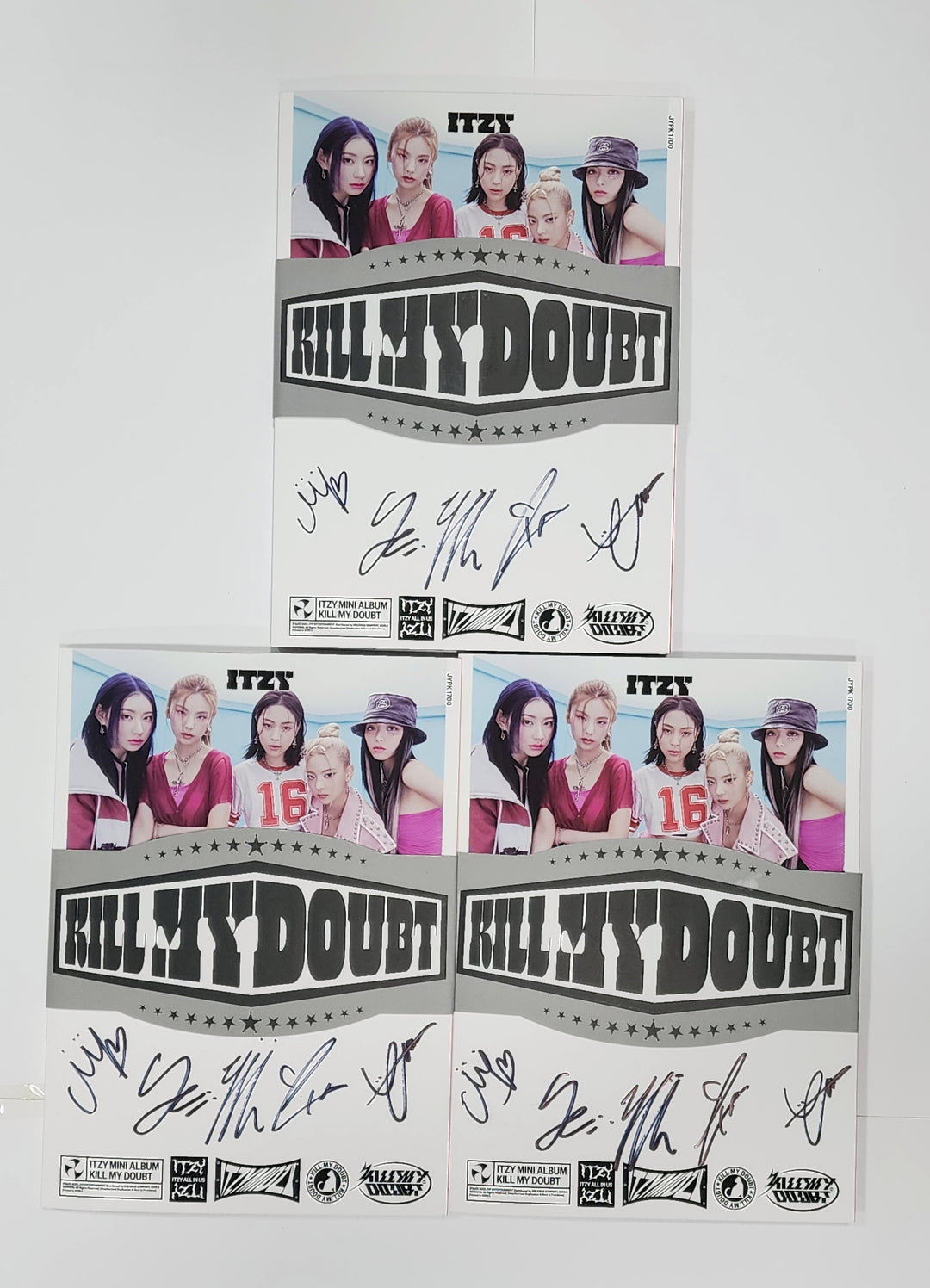 Itzy "Kill My Doubt" - Hand Autographed(Signed) Promo Album - HALLYUSUPERSTORE