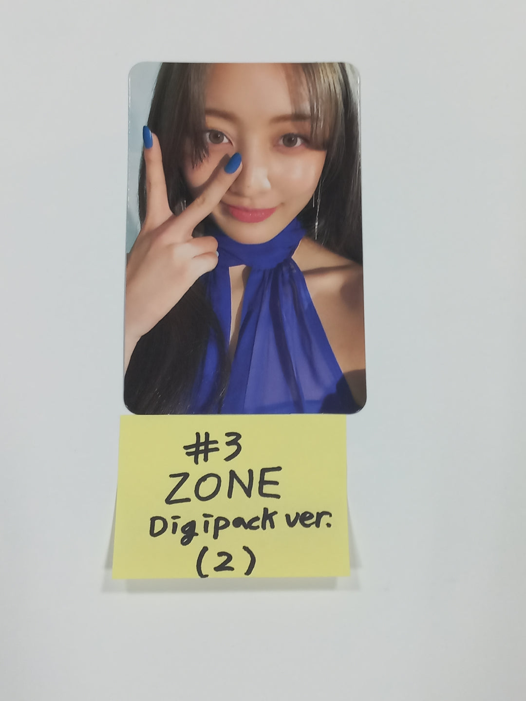 JIHYO "ZONE" 1st Mini Album - Official Photocard [Digipack Ver.] [23.08.22] - HALLYUSUPERSTORE