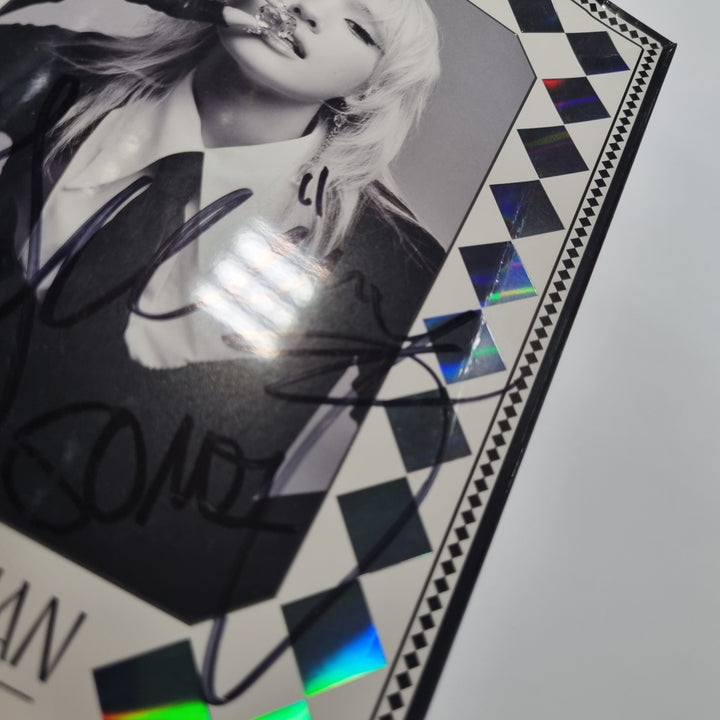 JEON SOMI "GAME PLAN" - Hand Autographed(Signed) Promo Album [23.08.23] - HALLYUSUPERSTORE