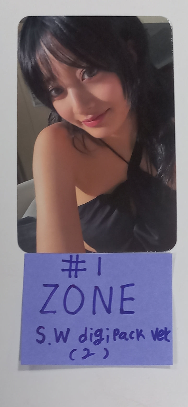 JIHYO "ZONE" 1st Mini Album -  Soundwave Pre-Order Benefit Photocard [Digipack Ver.] [23.08.24] - HALLYUSUPERSTORE