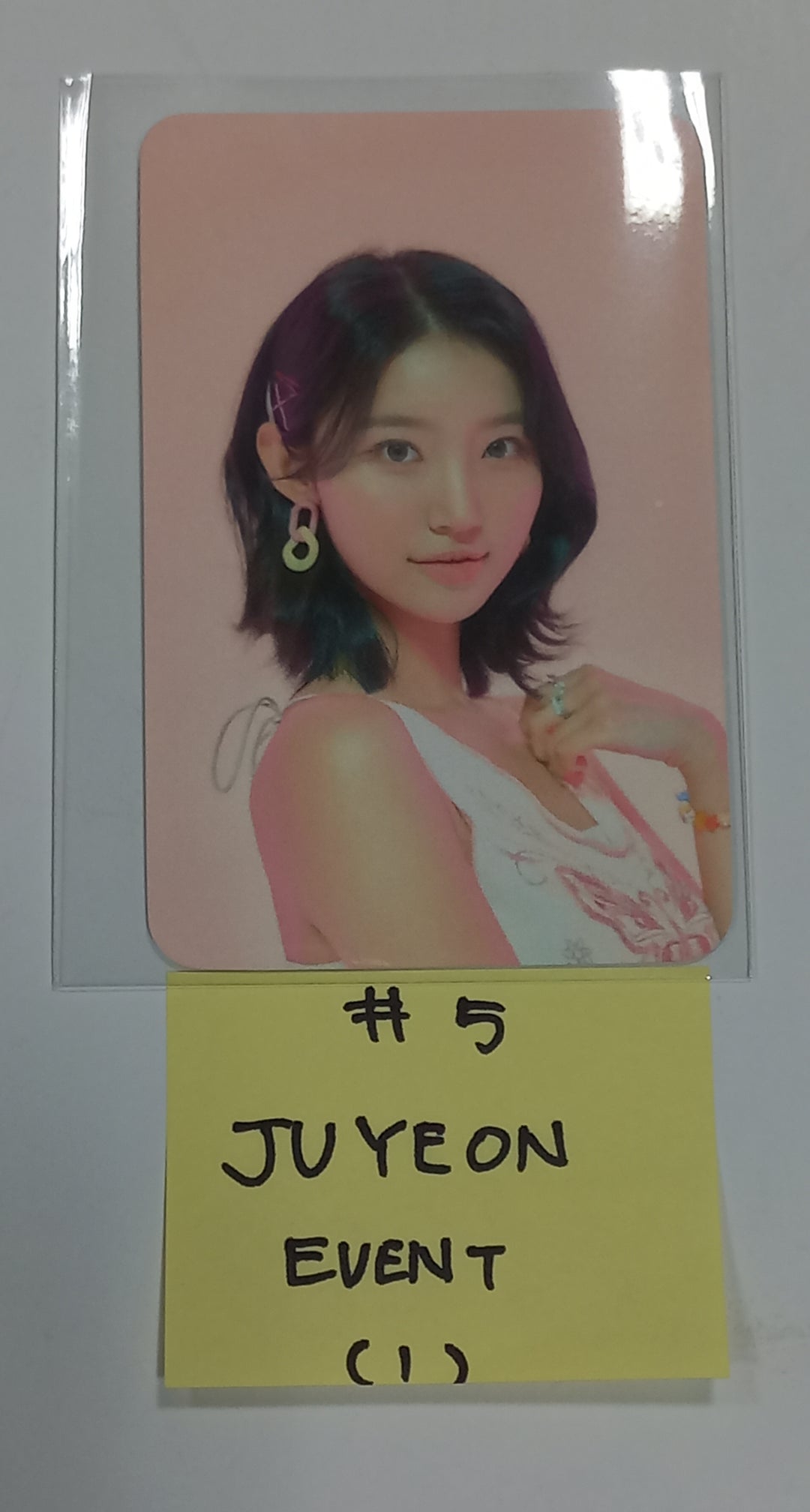 SATURDAY "Find Summer" - Afreeca TV "Making My Favorite I-dol project" - Hand Autographed(Signed) Album &amp; Paper + Event Photocard + Official Photocard [23.08.24] - HALLYUSUPERSTORE