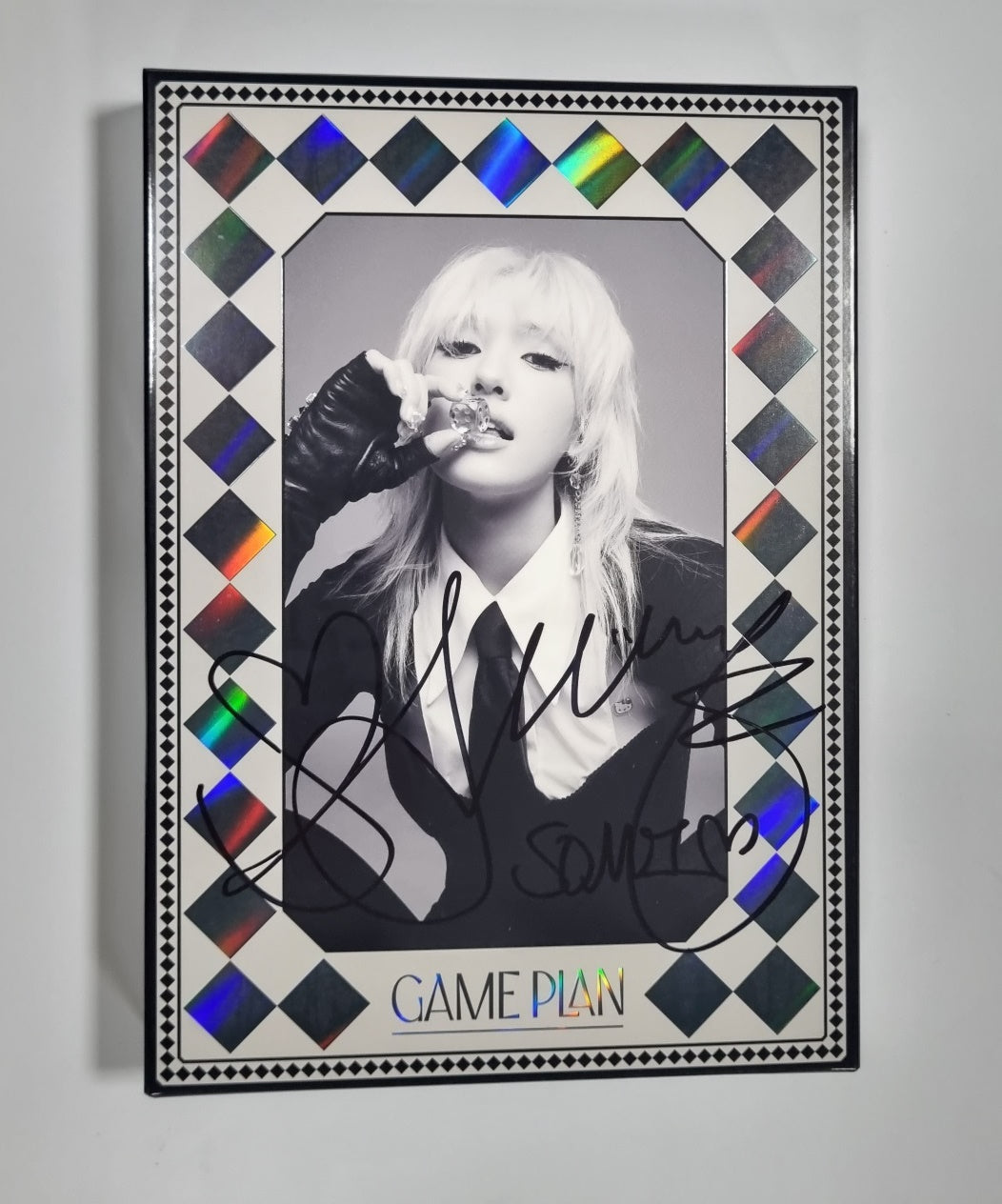 JEON SOMI "GAME PLAN" - Hand Autographed(Signed) Album [23.08.25] - HALLYUSUPERSTORE